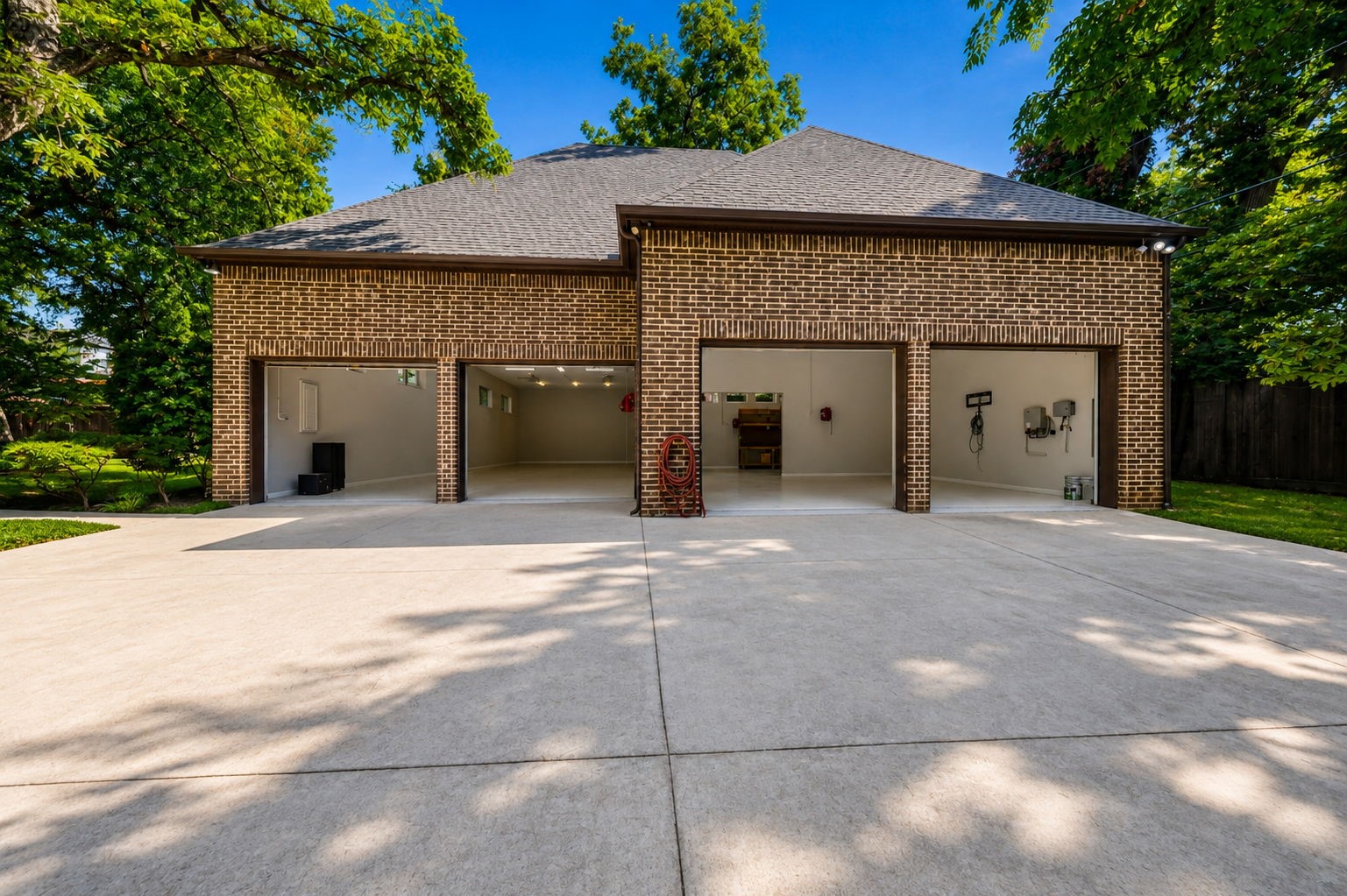 14907 Lake Forest Drive