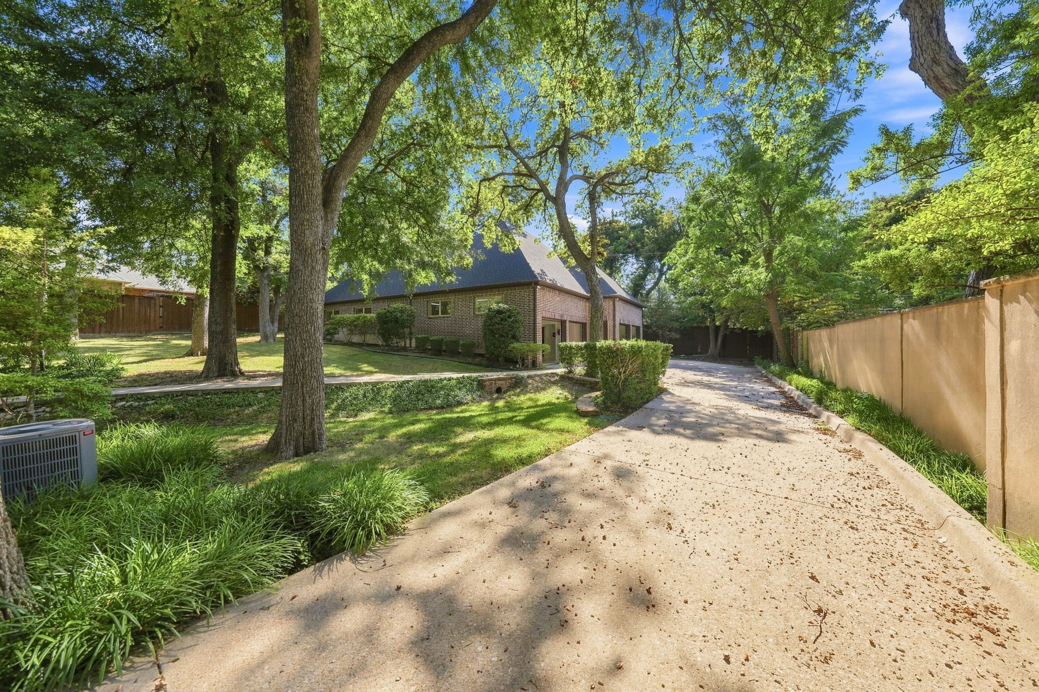 14907 Lake Forest Drive