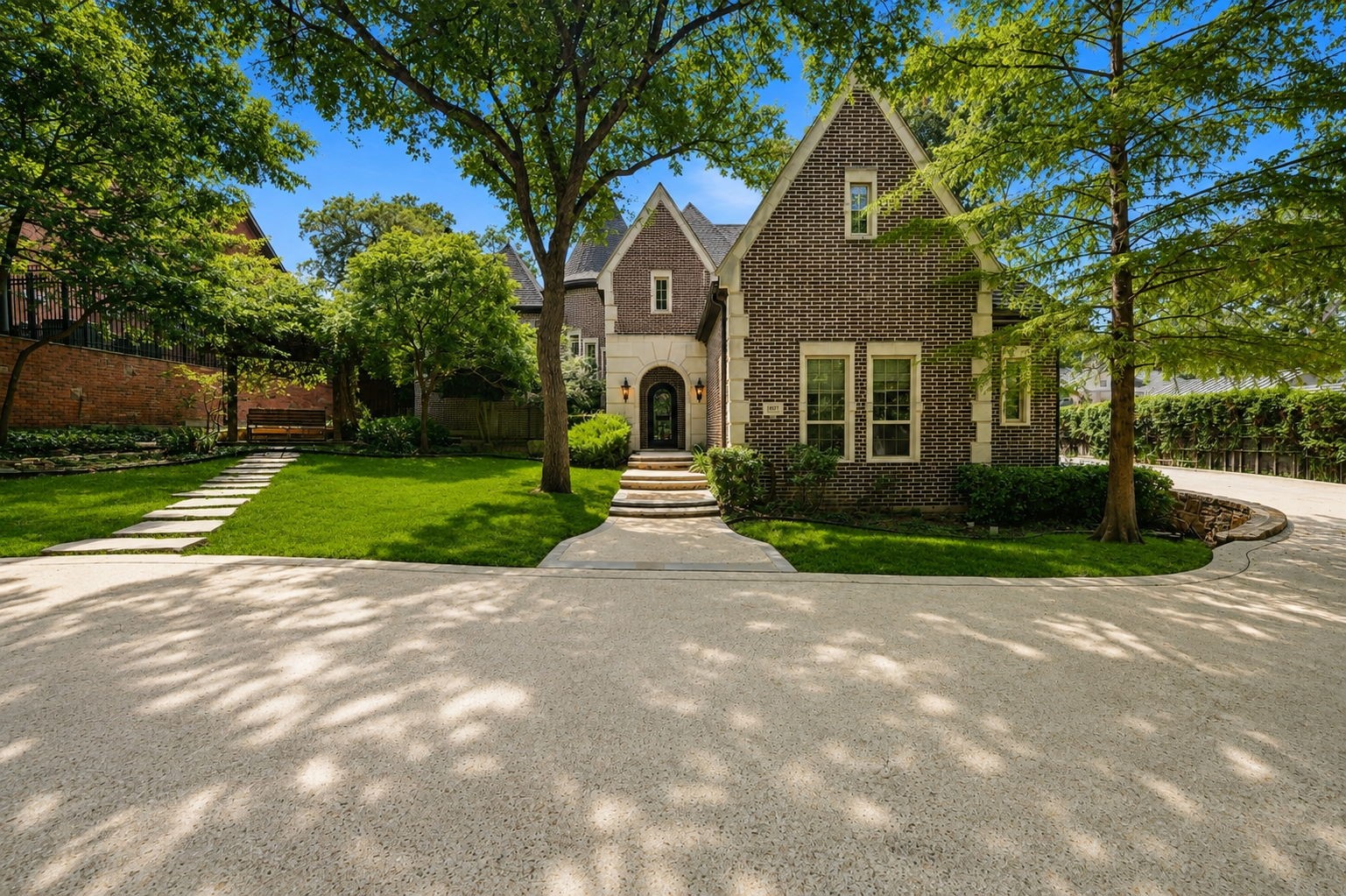 14907 Lake Forest Drive