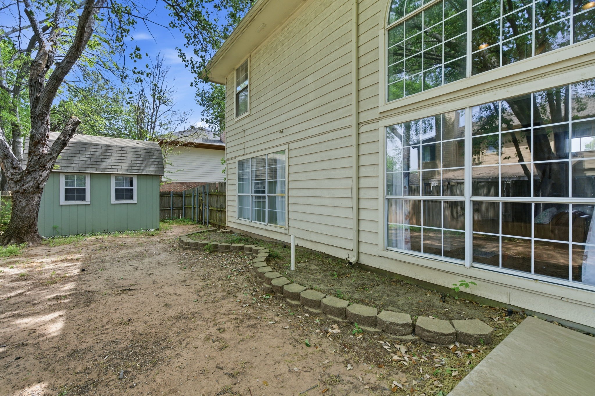 313 Georgian Oak Court