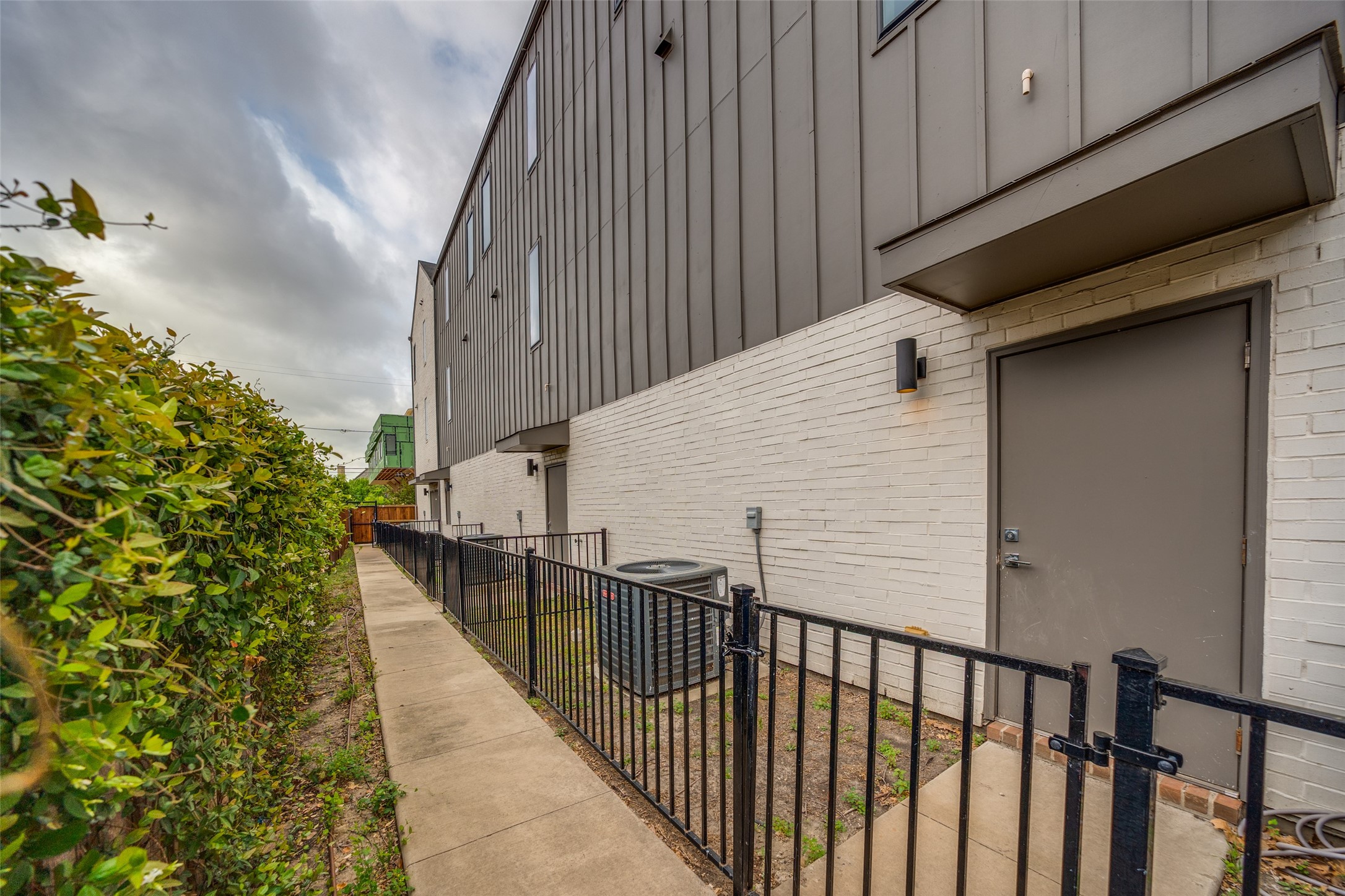 5515 Bryan Parkway 104