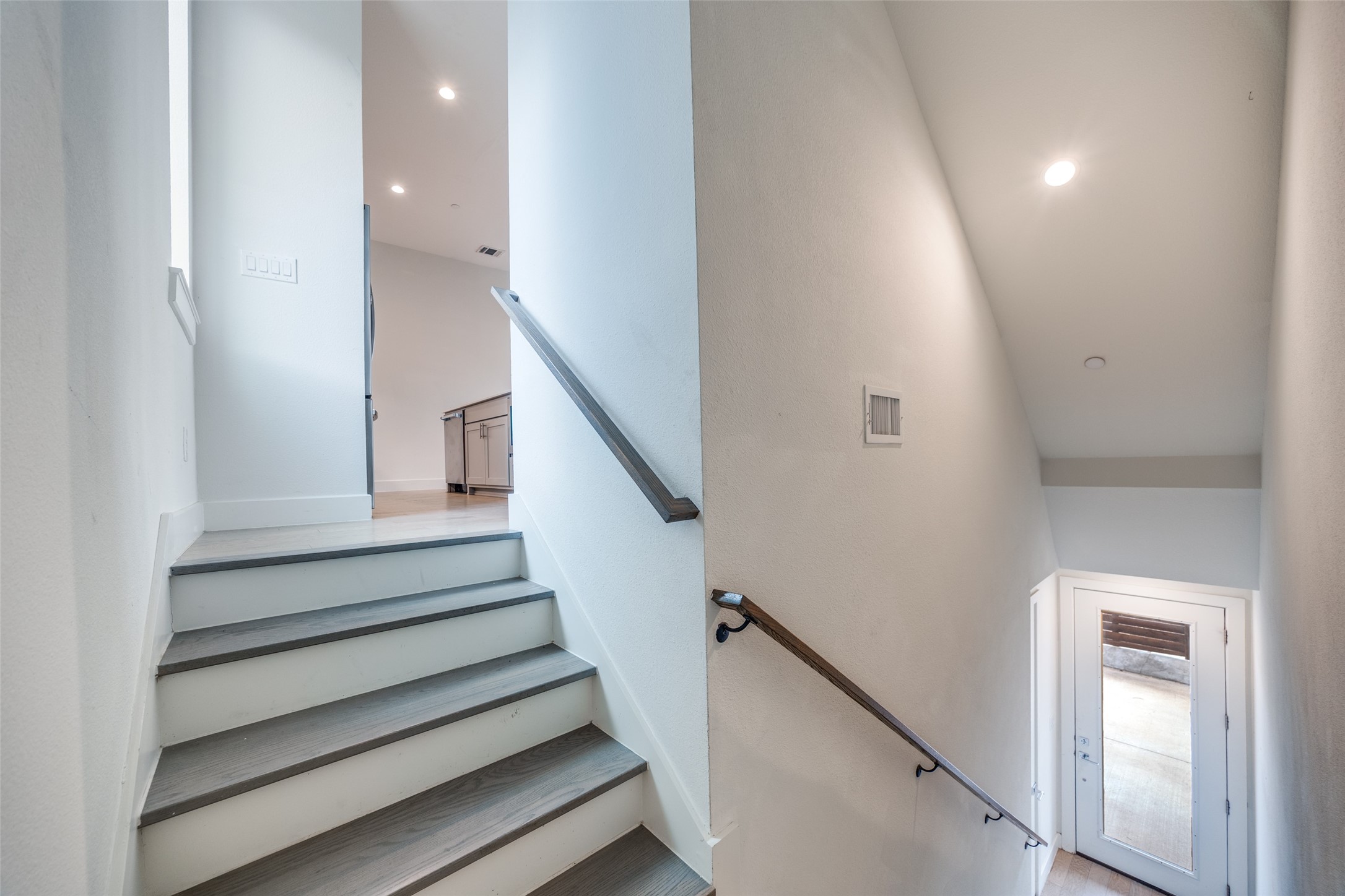 5515 Bryan Parkway 104