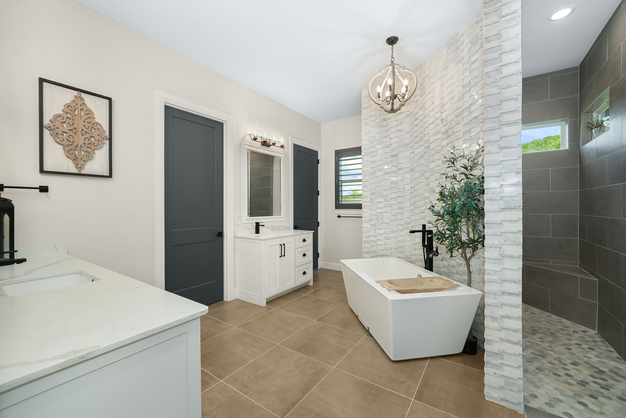 2100 Lake Crest Lane