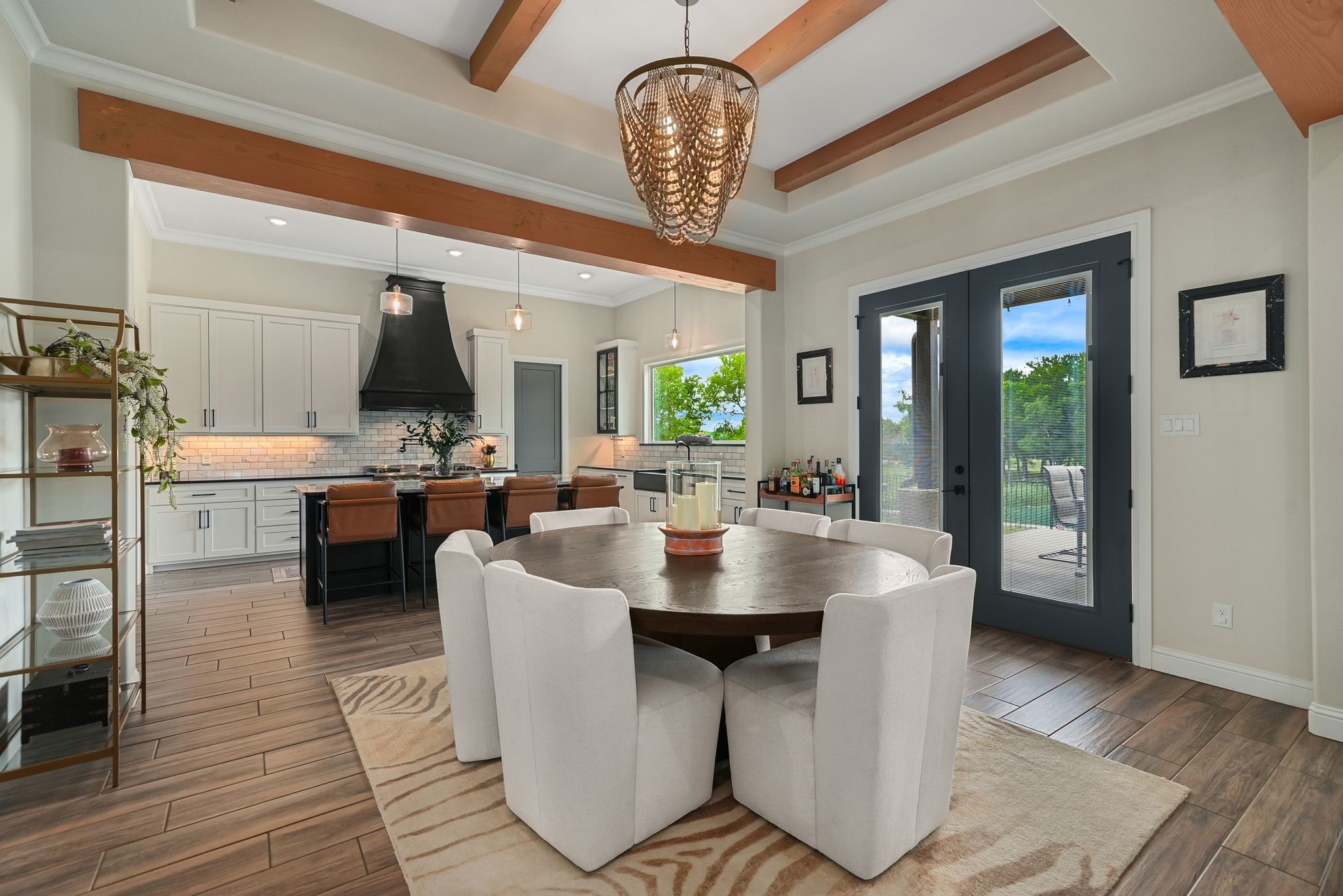 2100 Lake Crest Lane