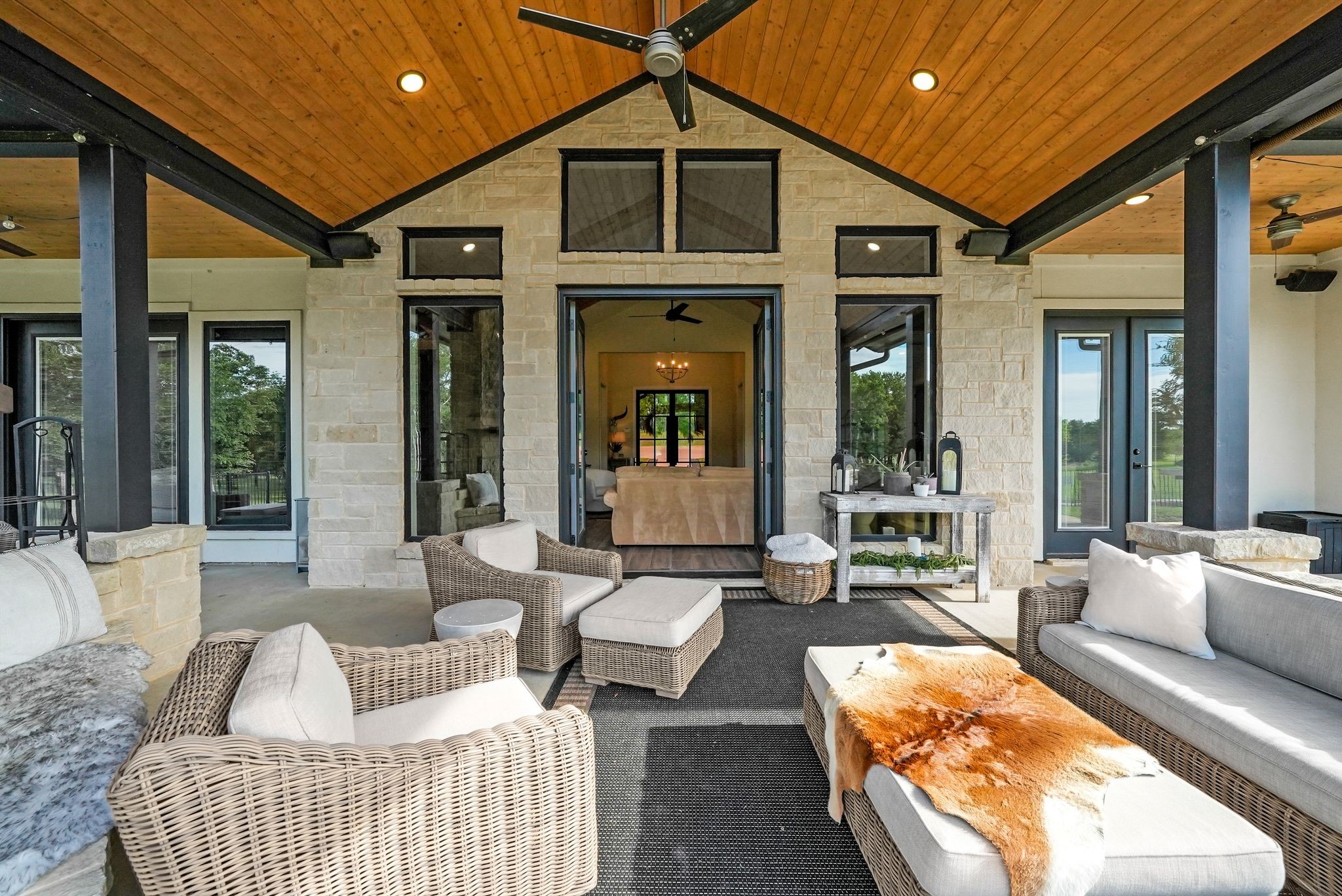 2100 Lake Crest Lane