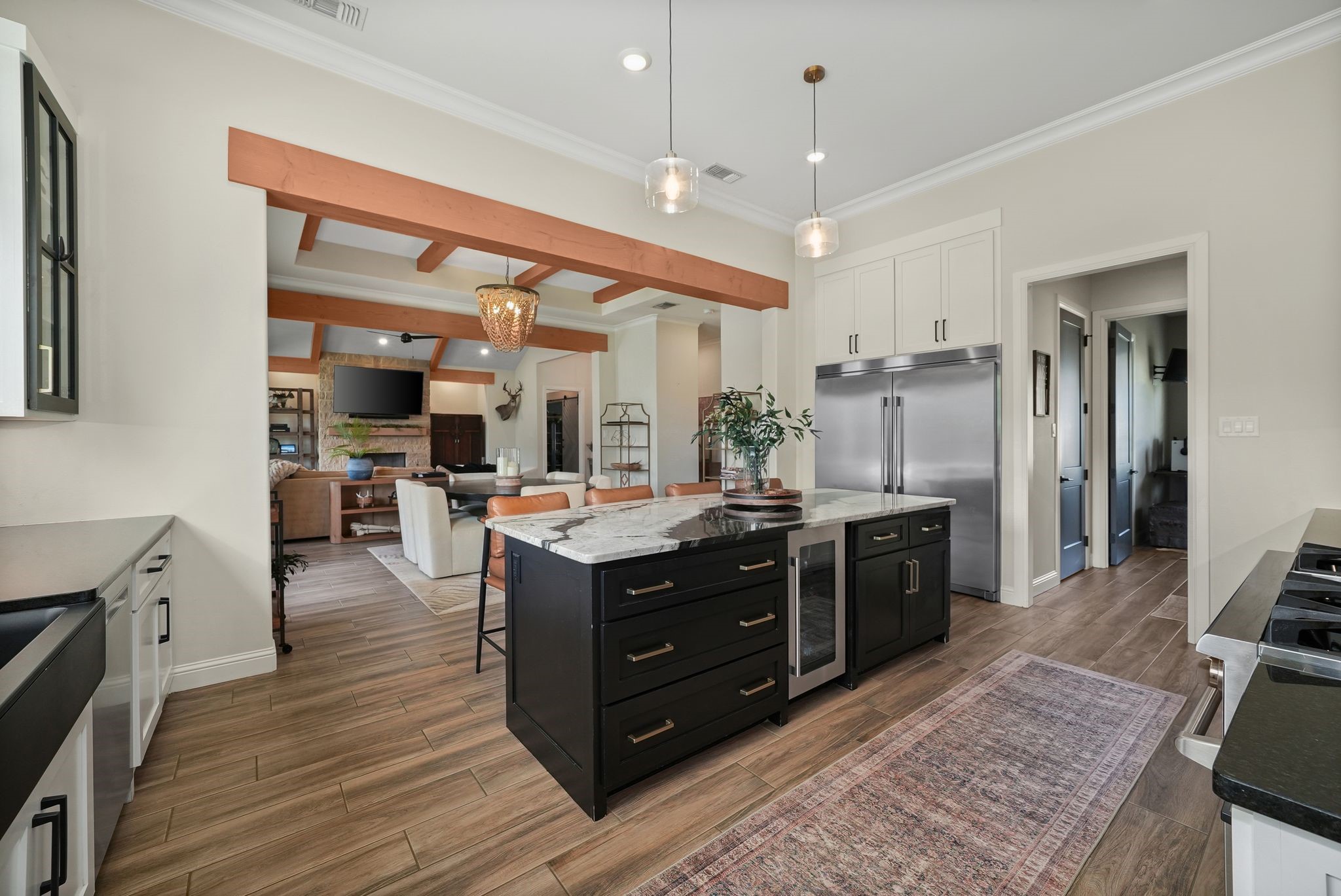 2100 Lake Crest Lane