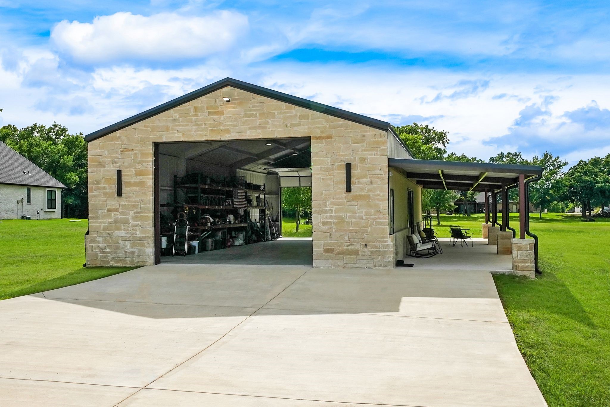 2100 Lake Crest Lane