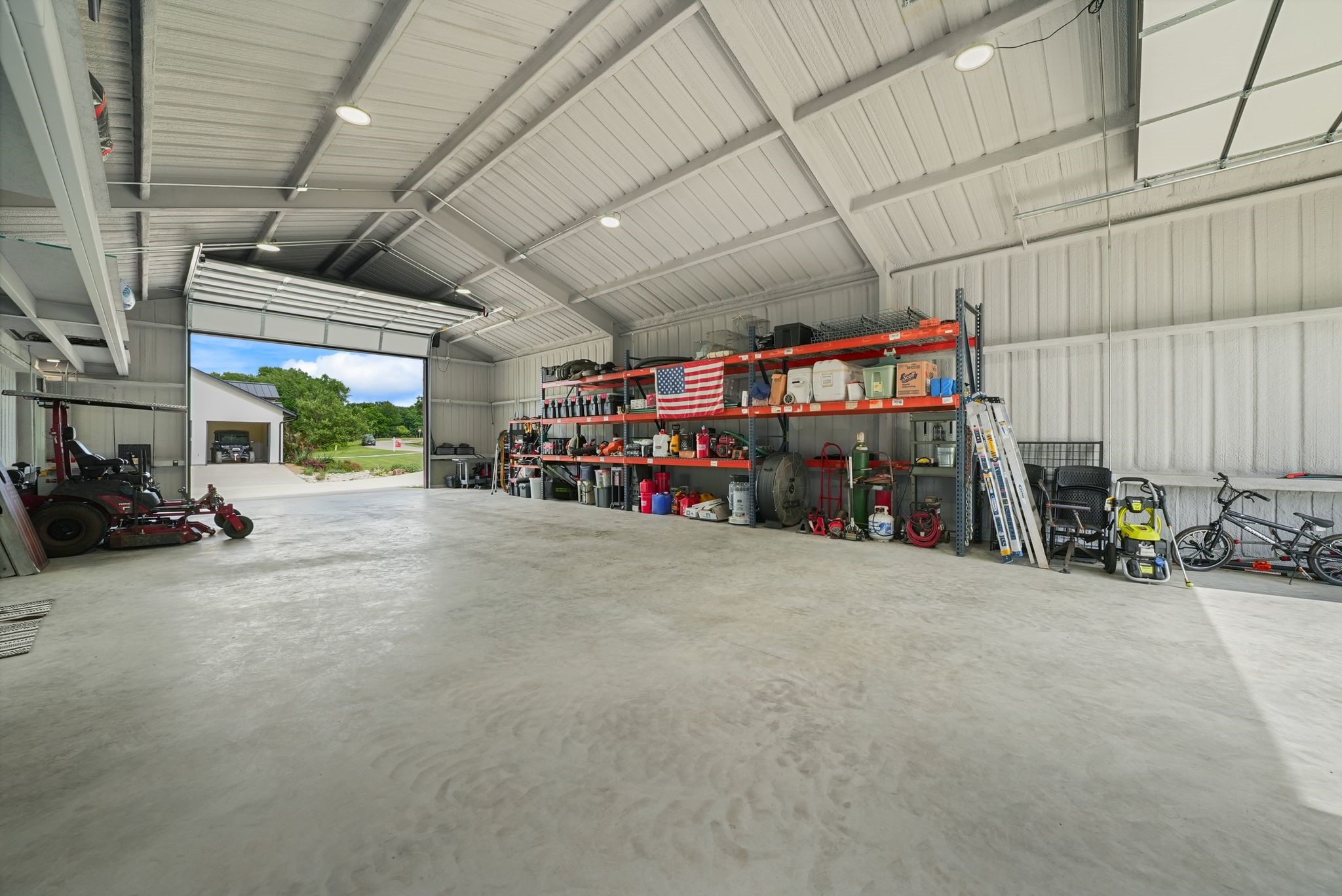 2100 Lake Crest Lane