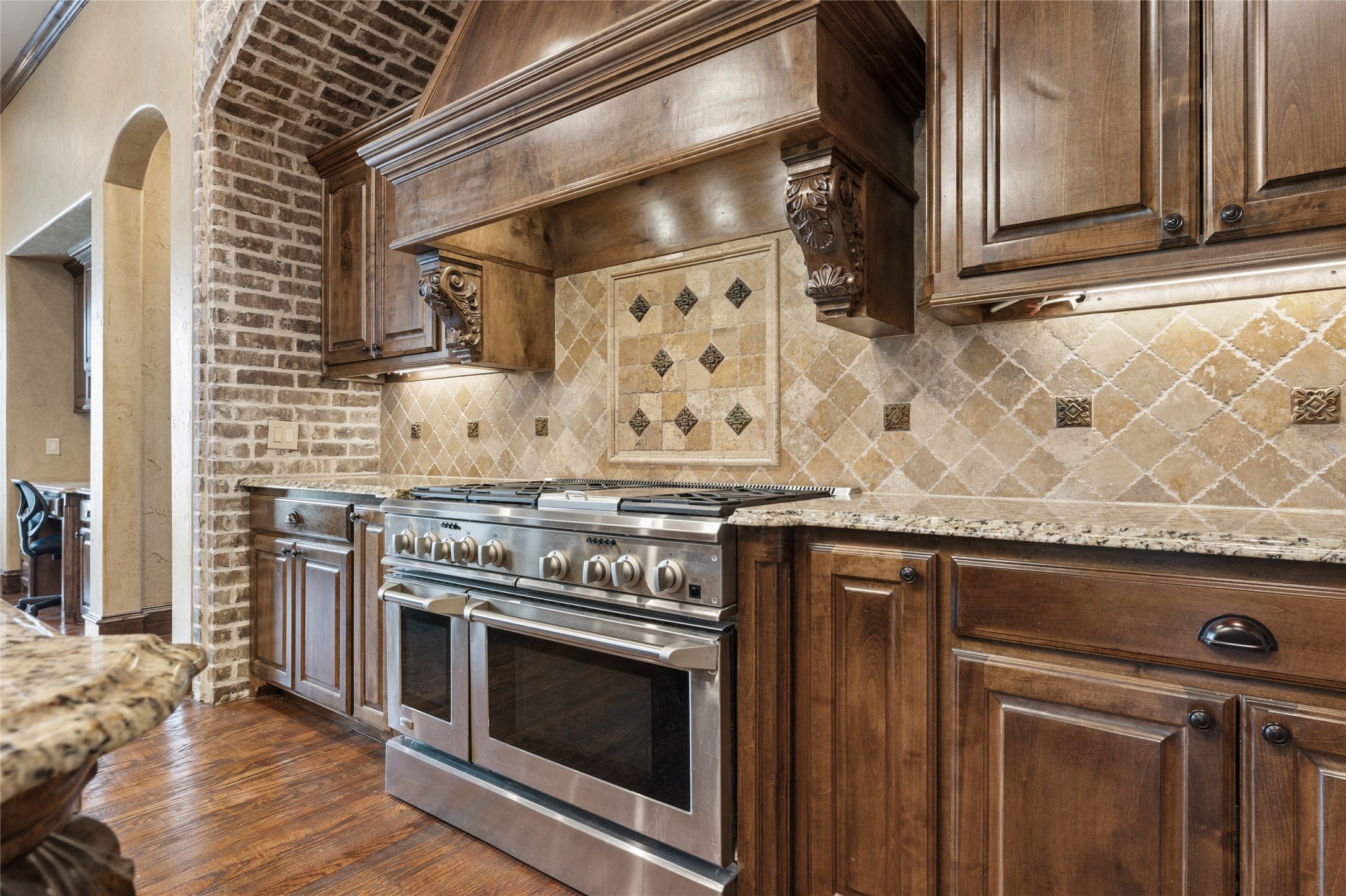 1061 Kingsbridge Lane