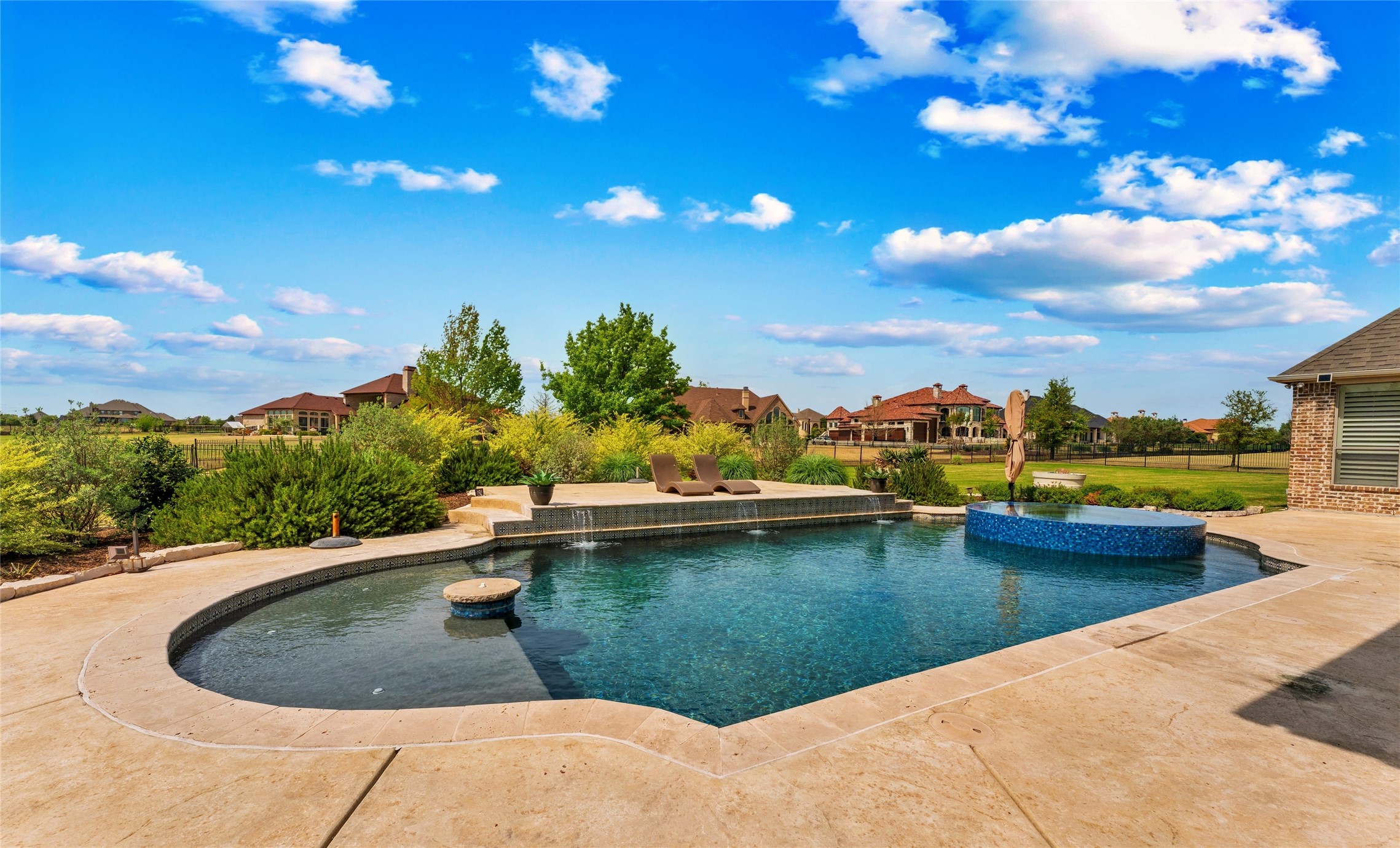 1061 Kingsbridge Lane