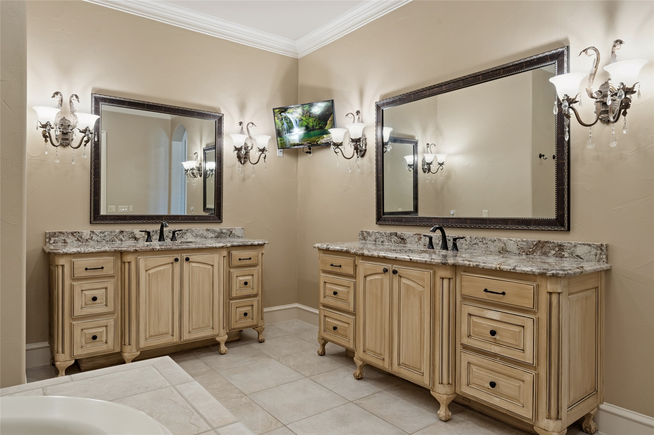 1061 Kingsbridge Lane