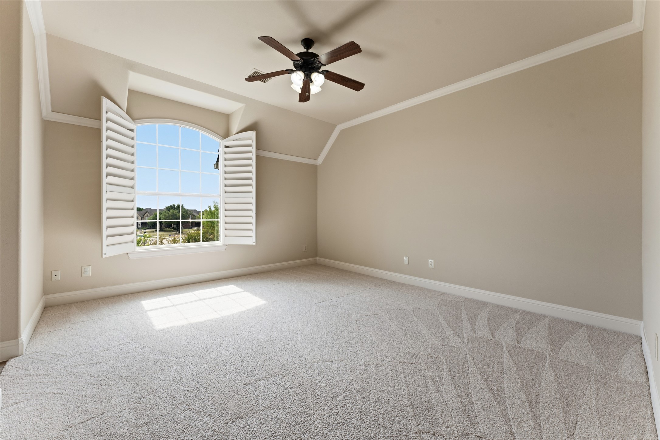 1061 Kingsbridge Lane