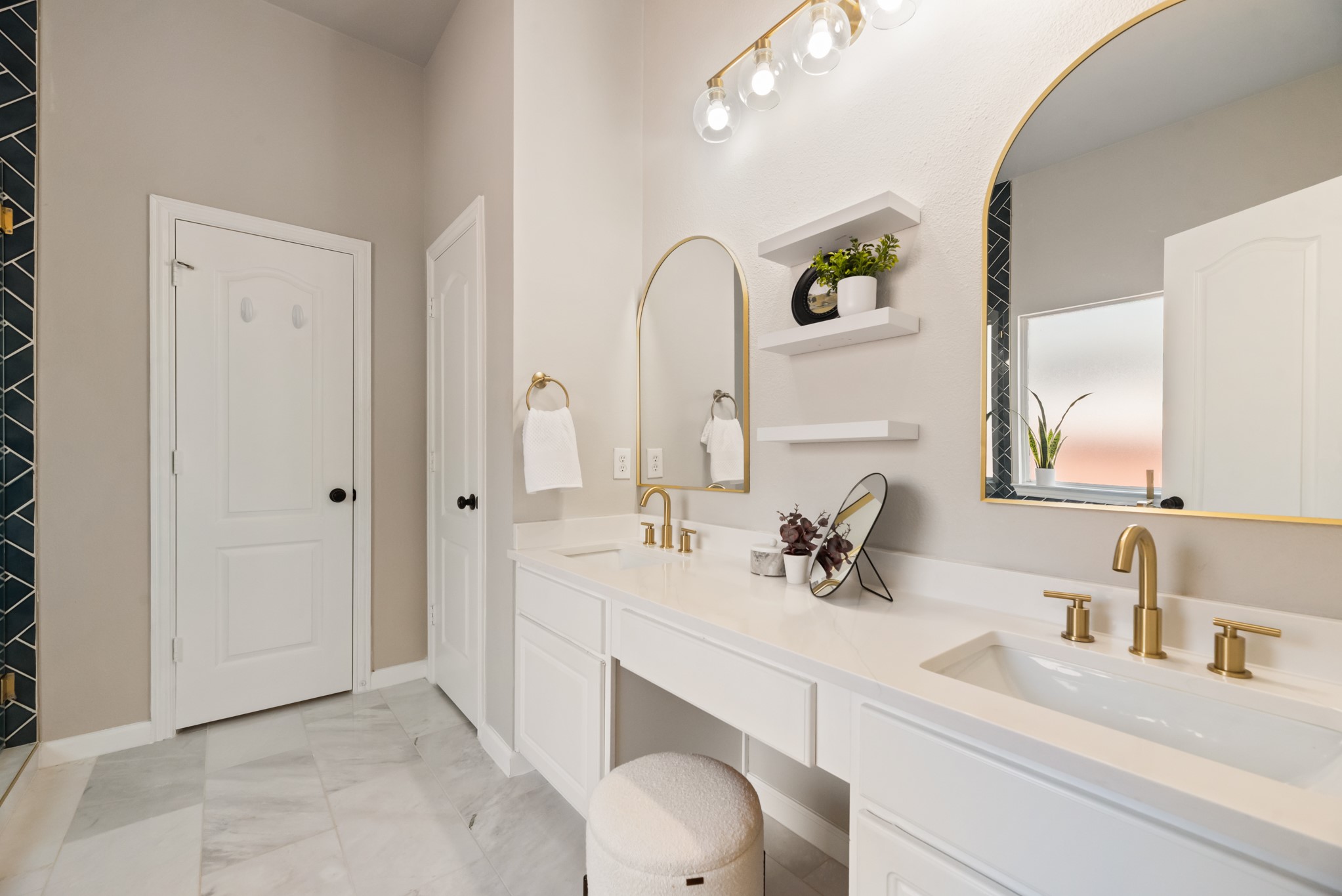 7639 Bridge Water Circle