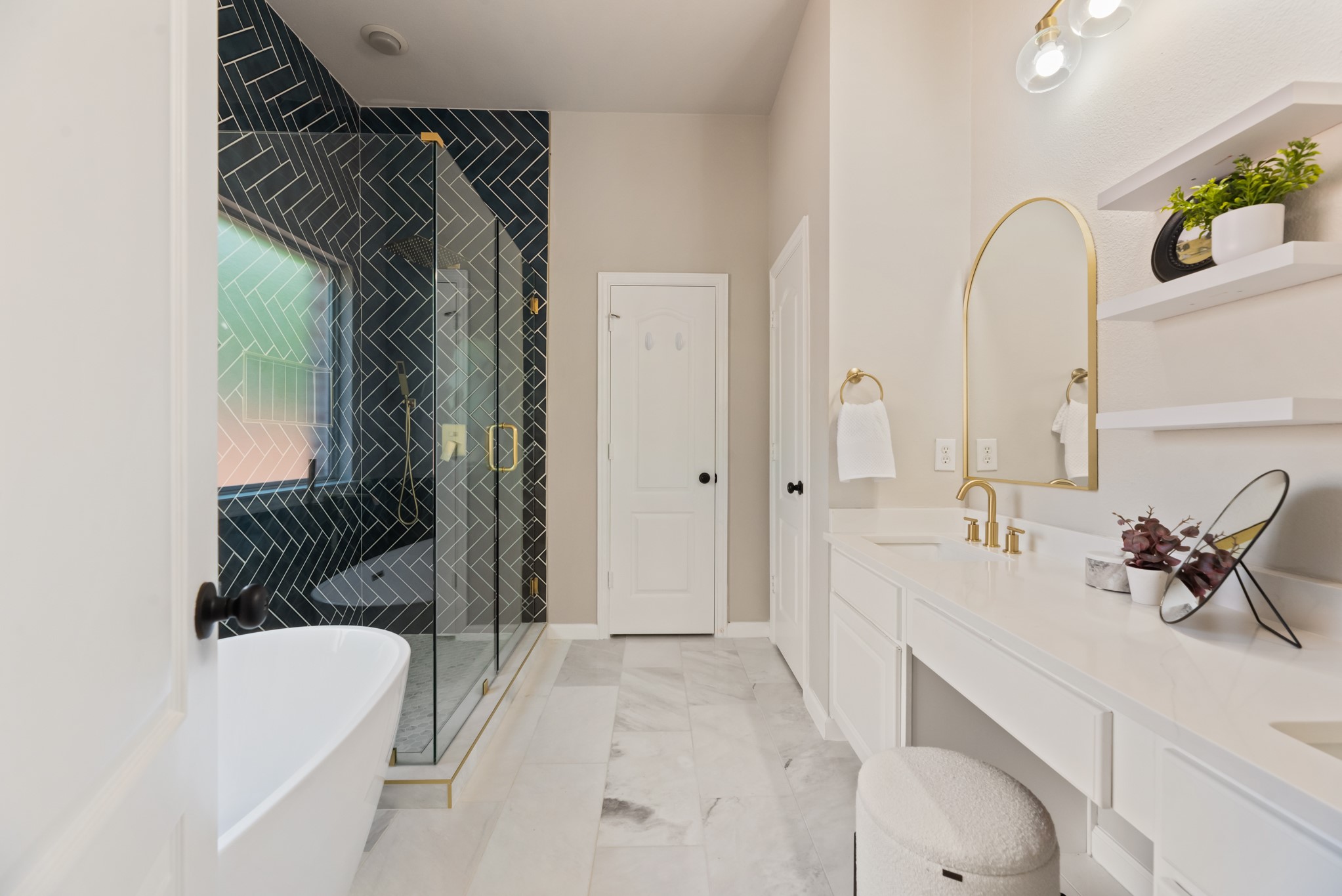 7639 Bridge Water Circle