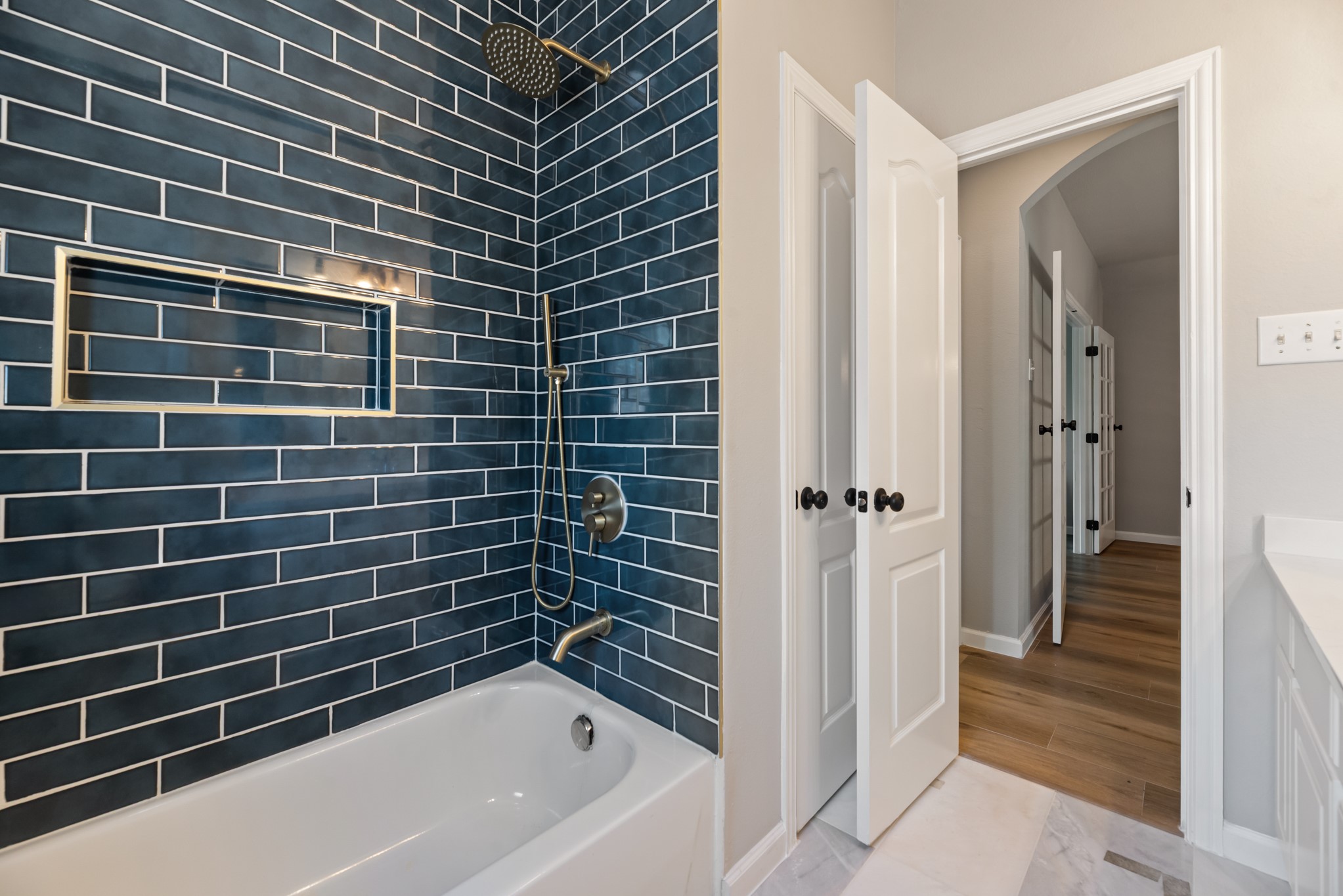 7639 Bridge Water Circle