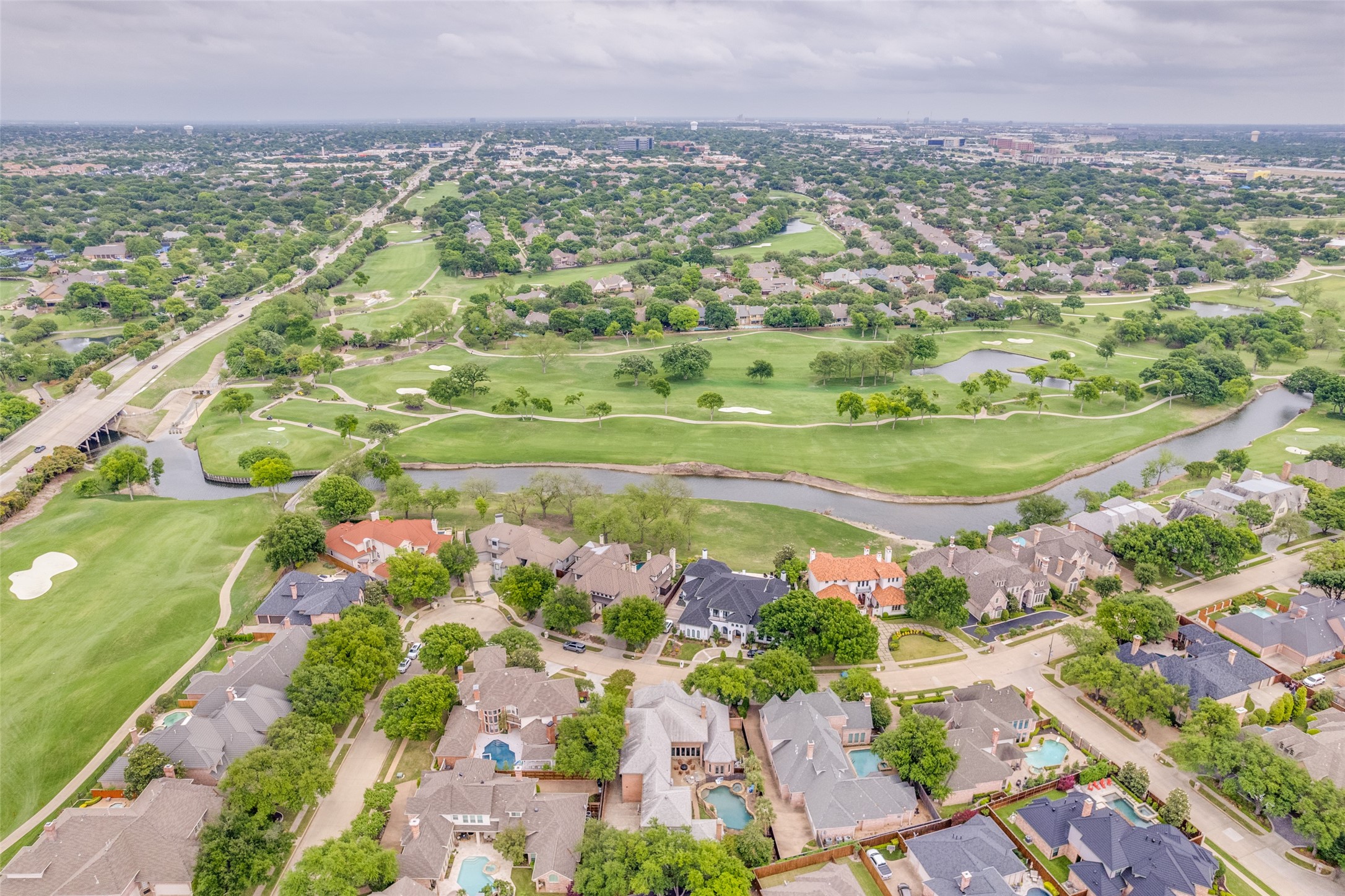 1809 Cliffview Drive