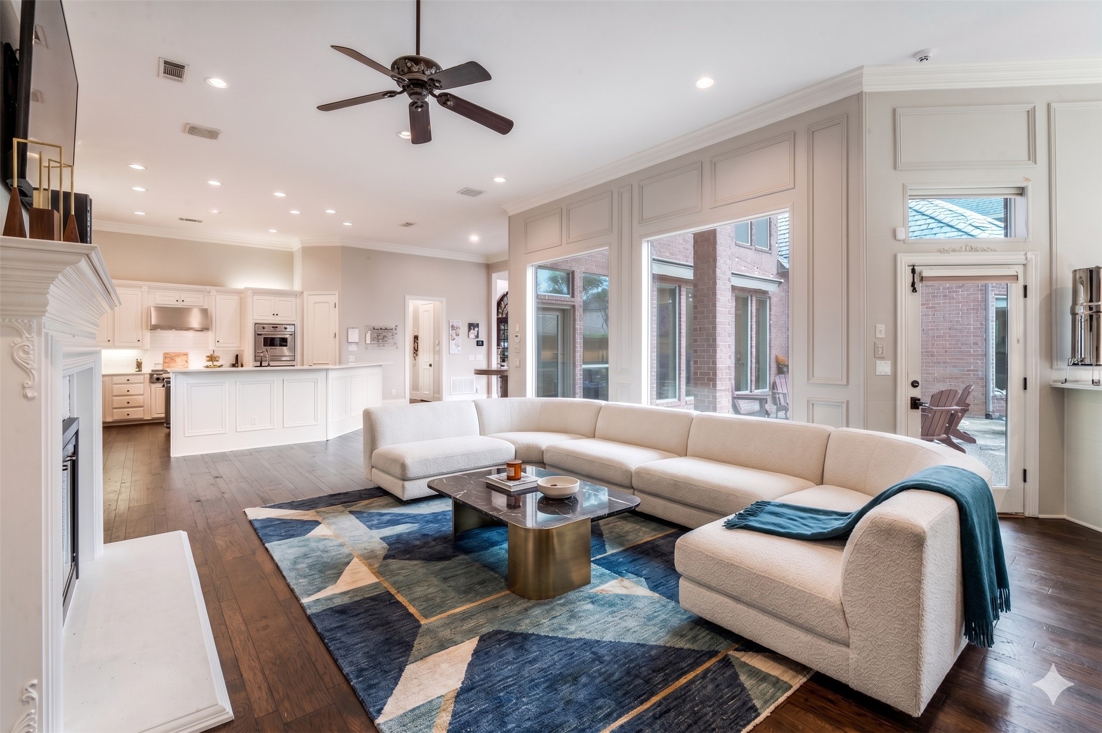 1809 Cliffview Drive