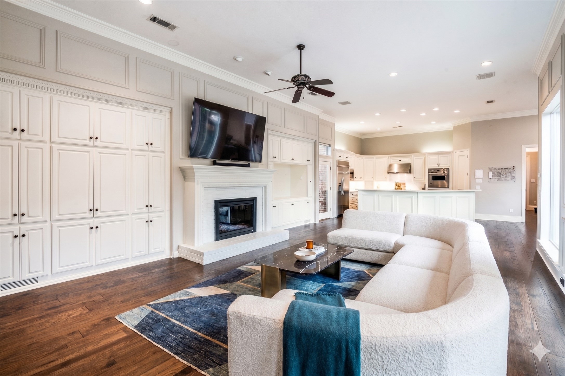 1809 Cliffview Drive