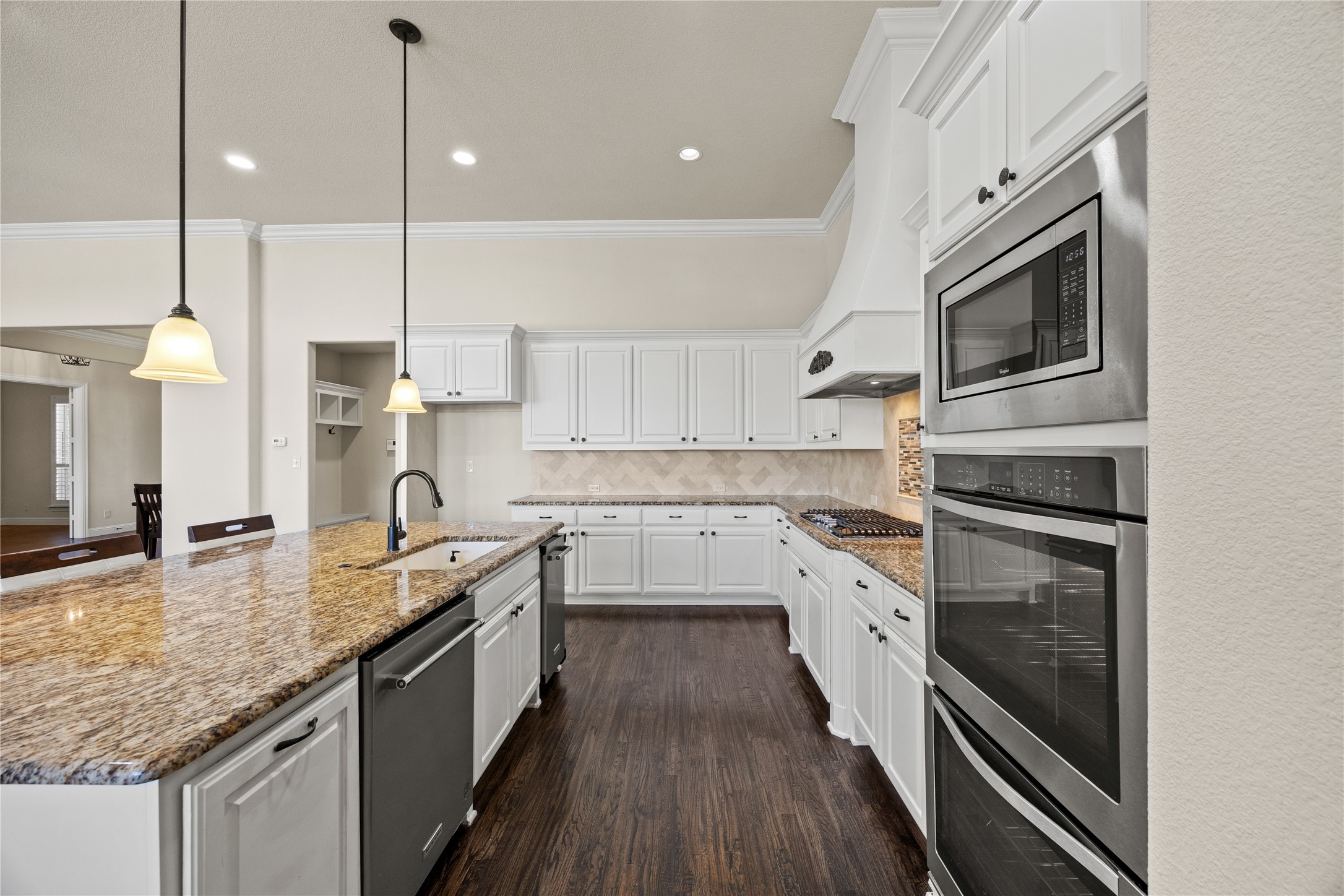 800 Yasmin Court