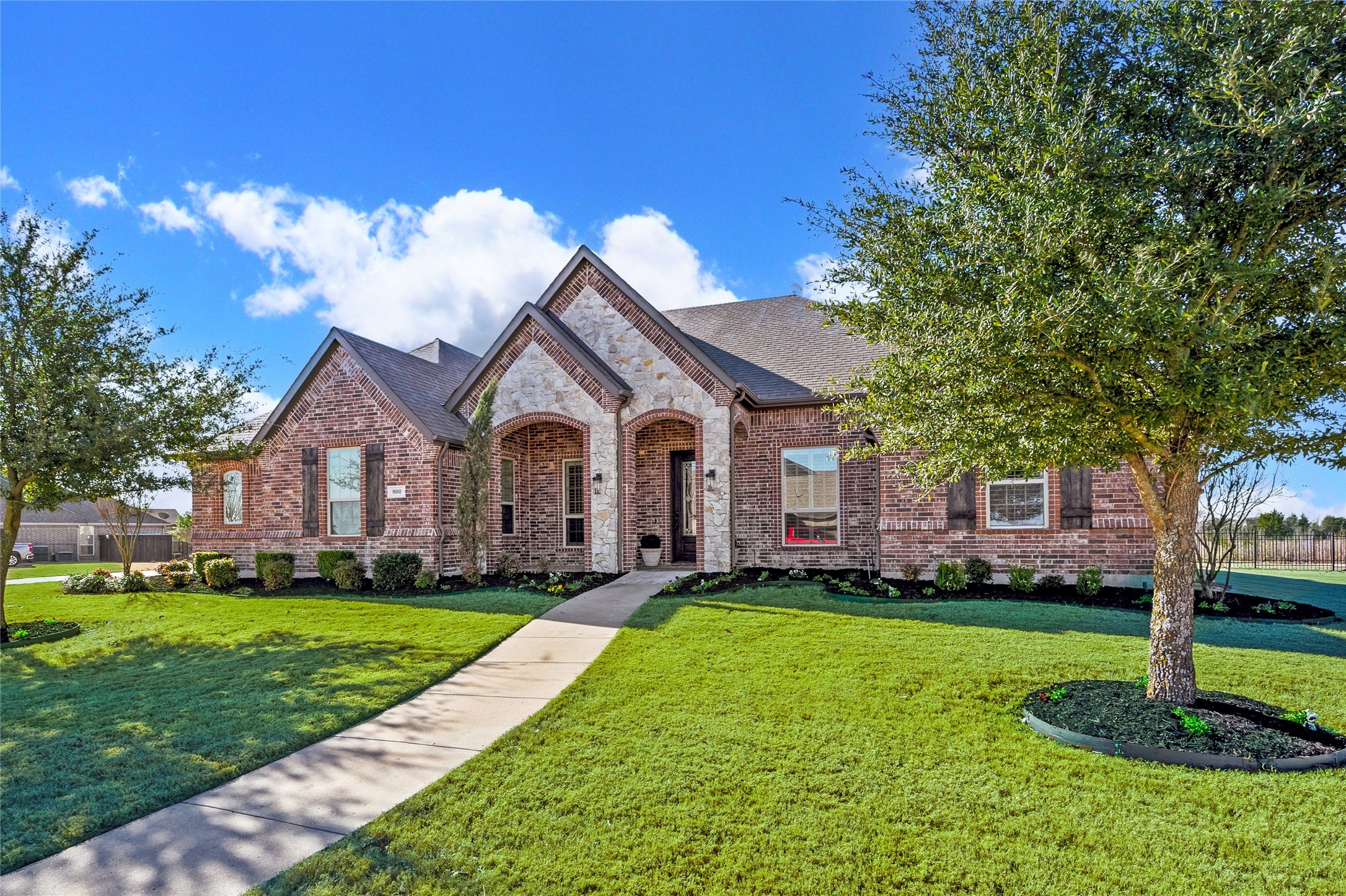 800 Yasmin Court