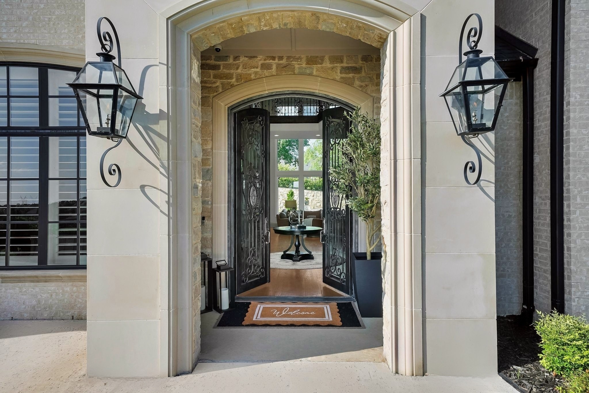 2310 Silver Table Drive