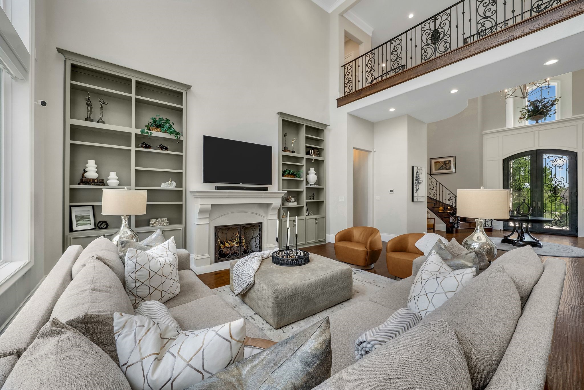 2310 Silver Table Drive