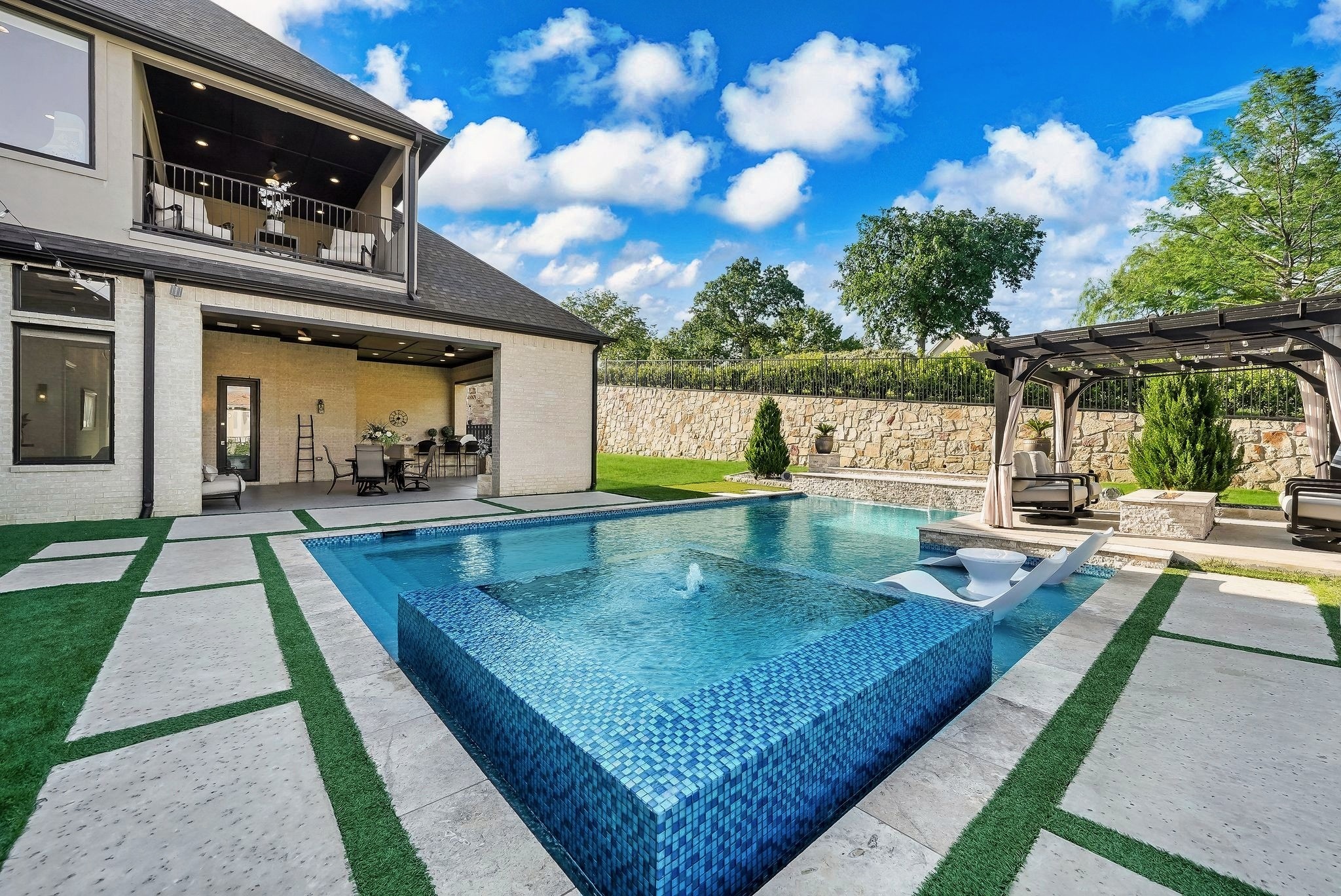 2310 Silver Table Drive