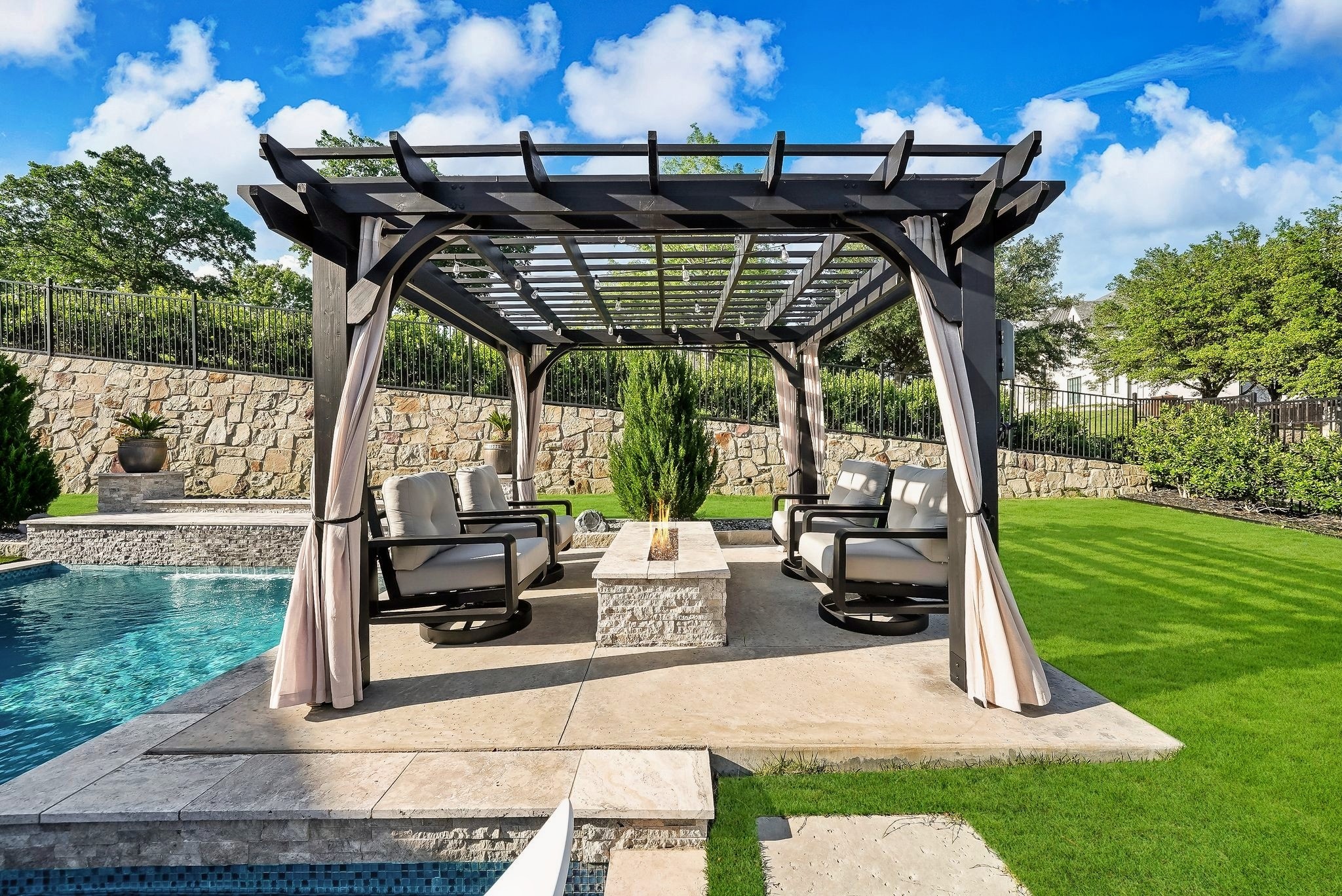 2310 Silver Table Drive