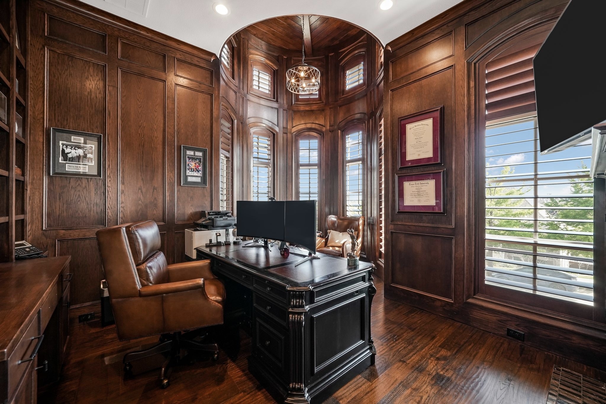 2310 Silver Table Drive