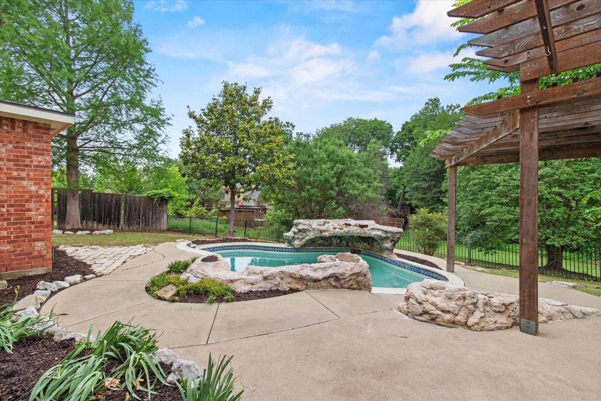 1909 Wind Lake Circle
