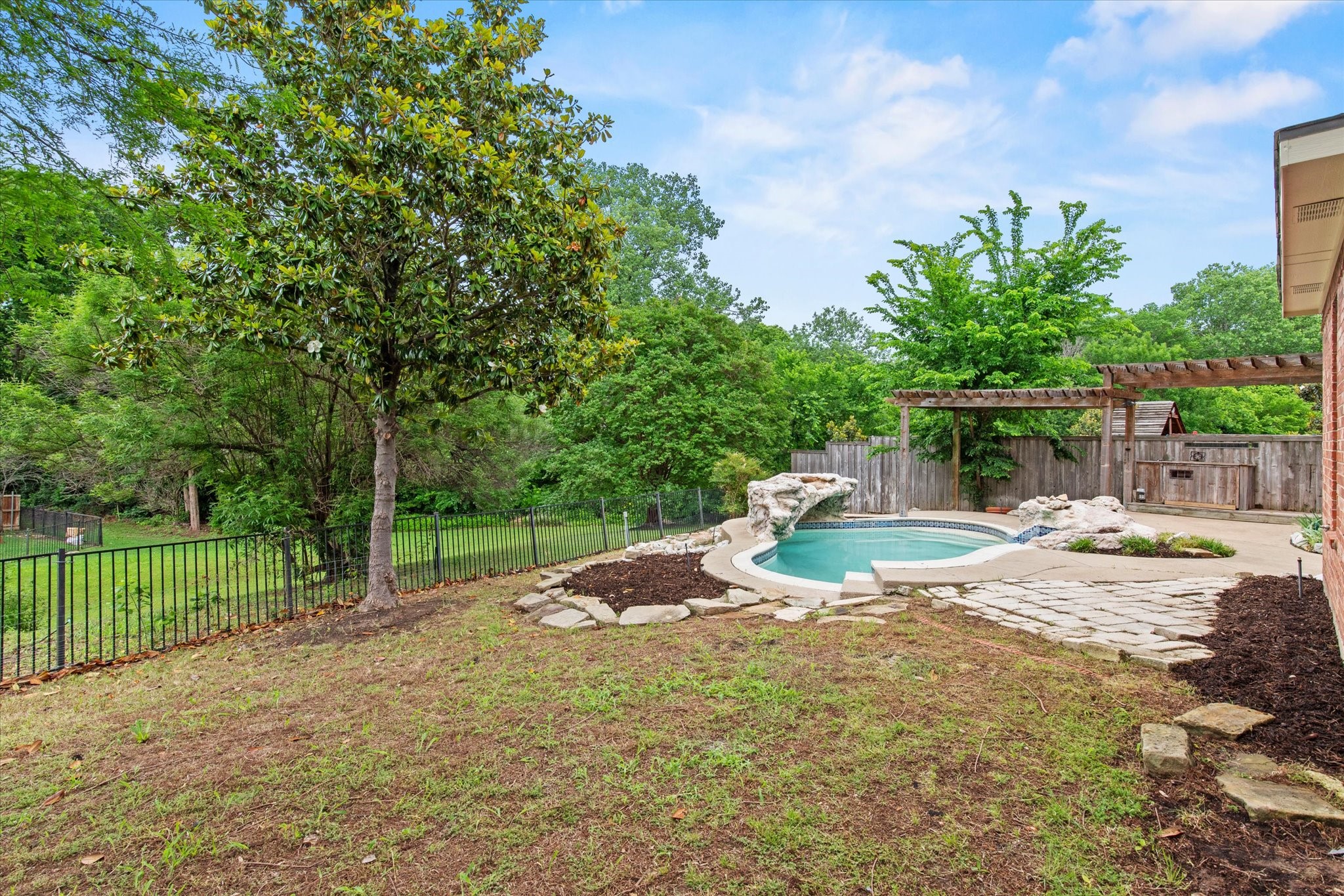 1909 Wind Lake Circle