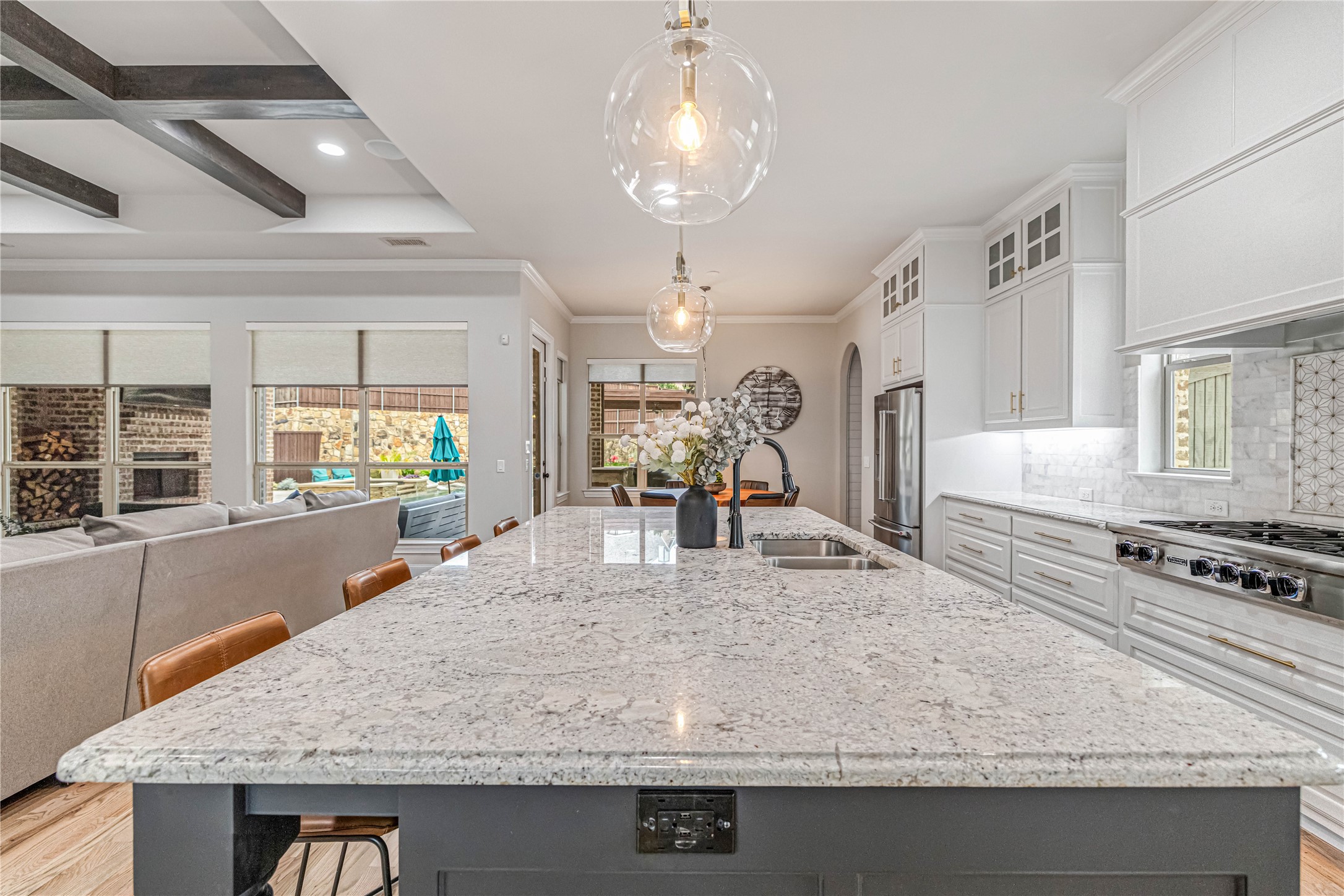 960 Packsaddle Trail