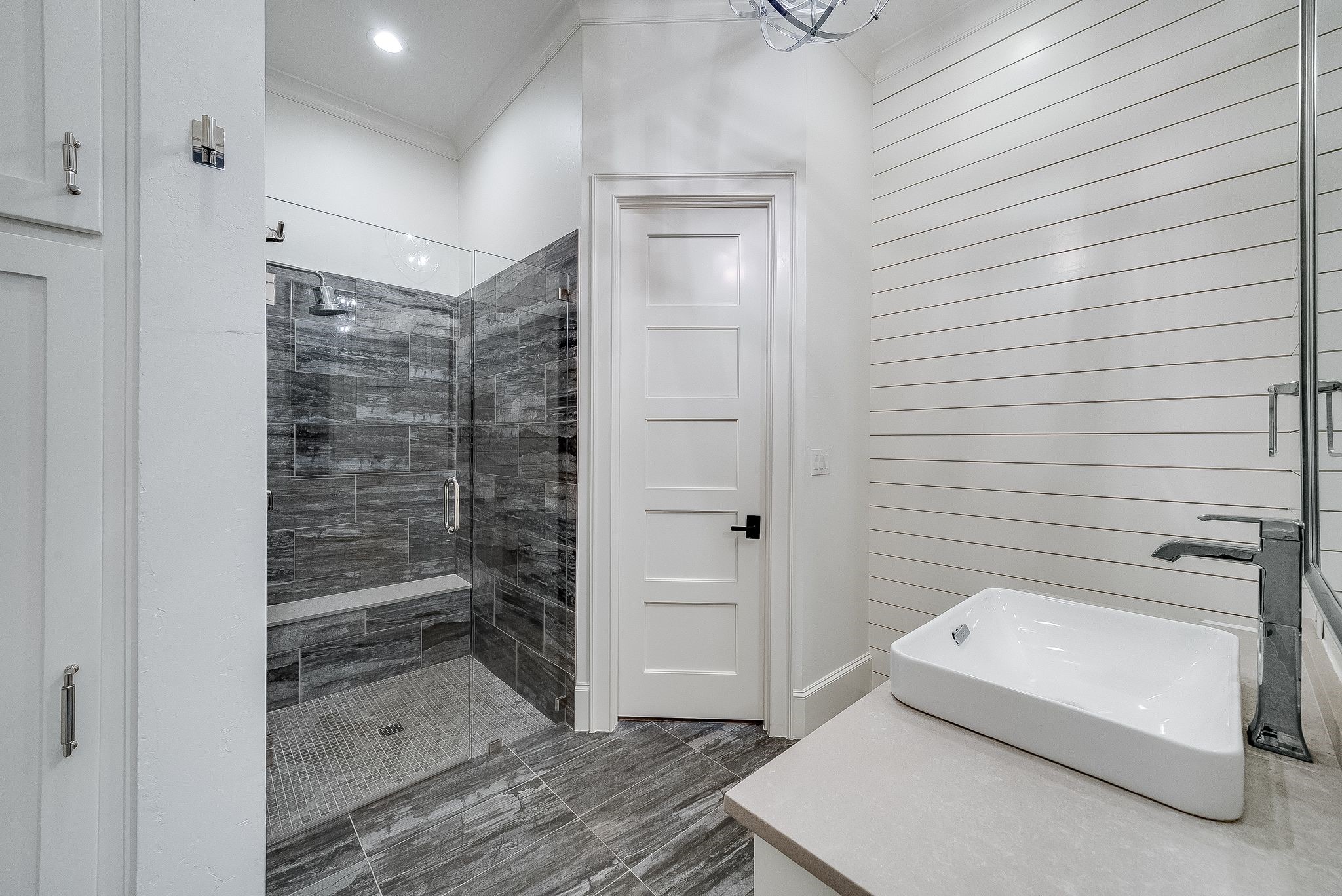 6404 Drawbridge Lane