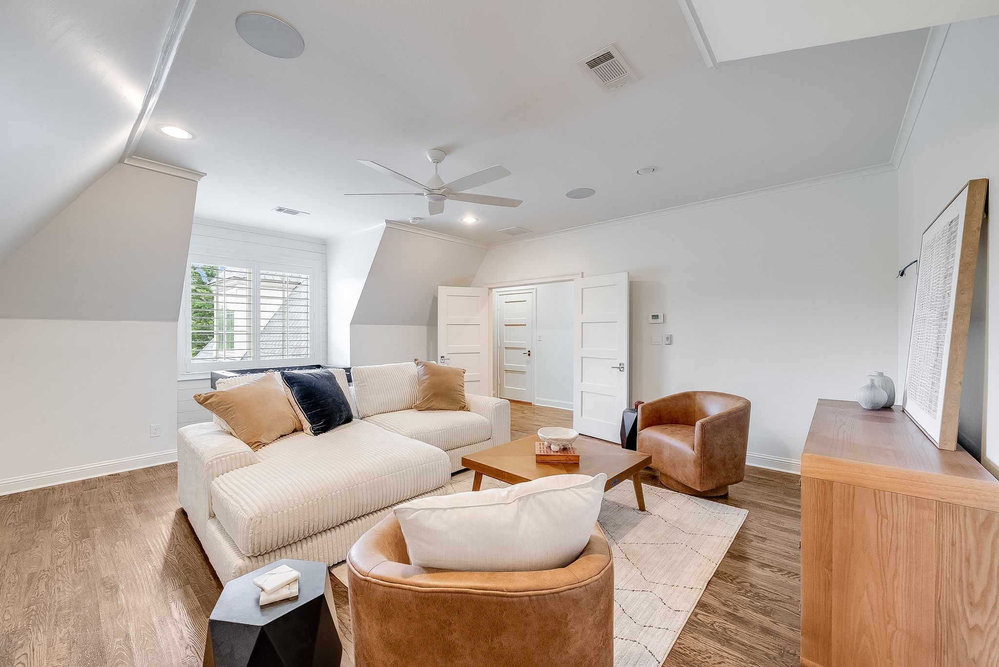 6404 Drawbridge Lane