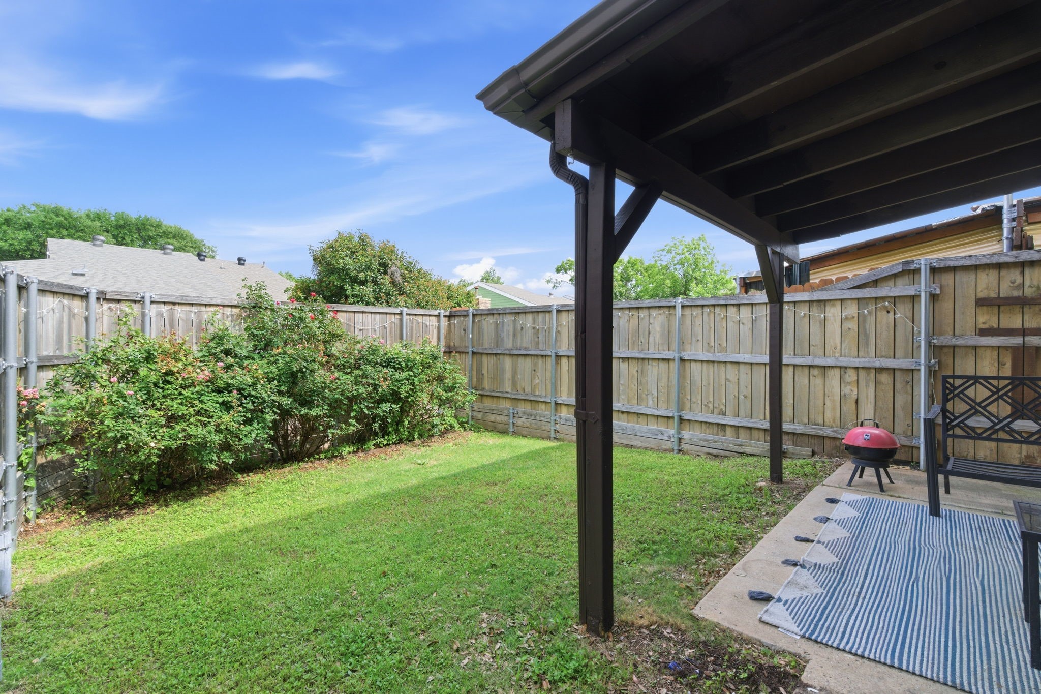 633 Hunters Glen Street