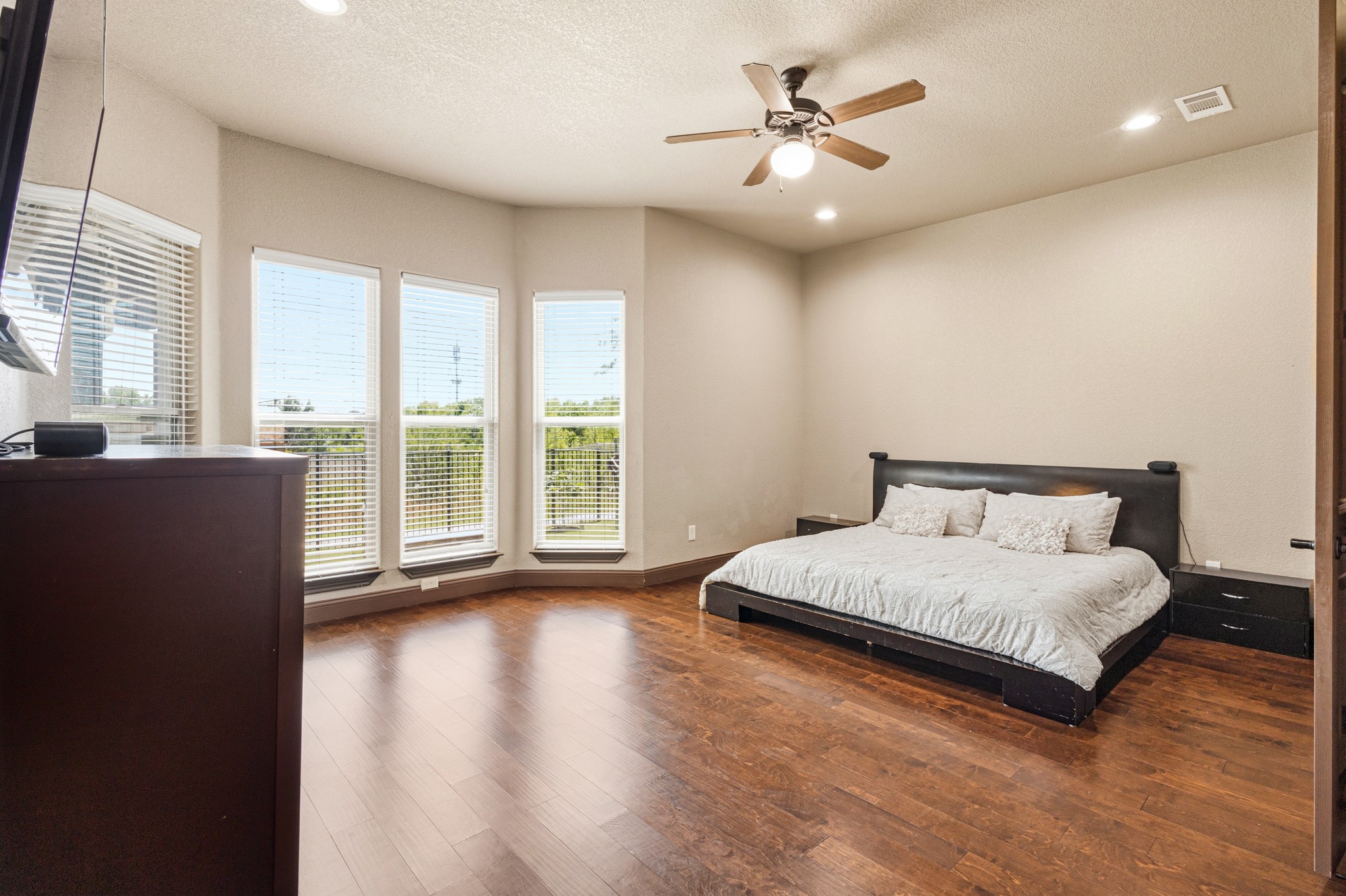 3512 Harlan Drive