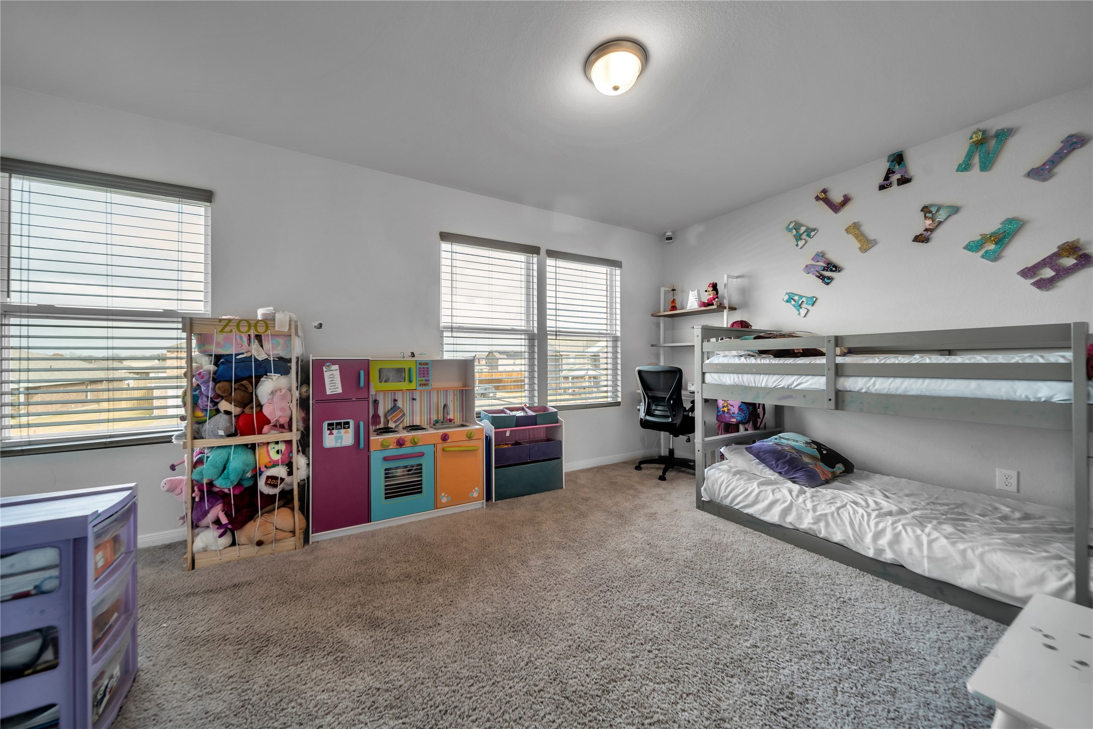 3581 Chestnut Oak Drive