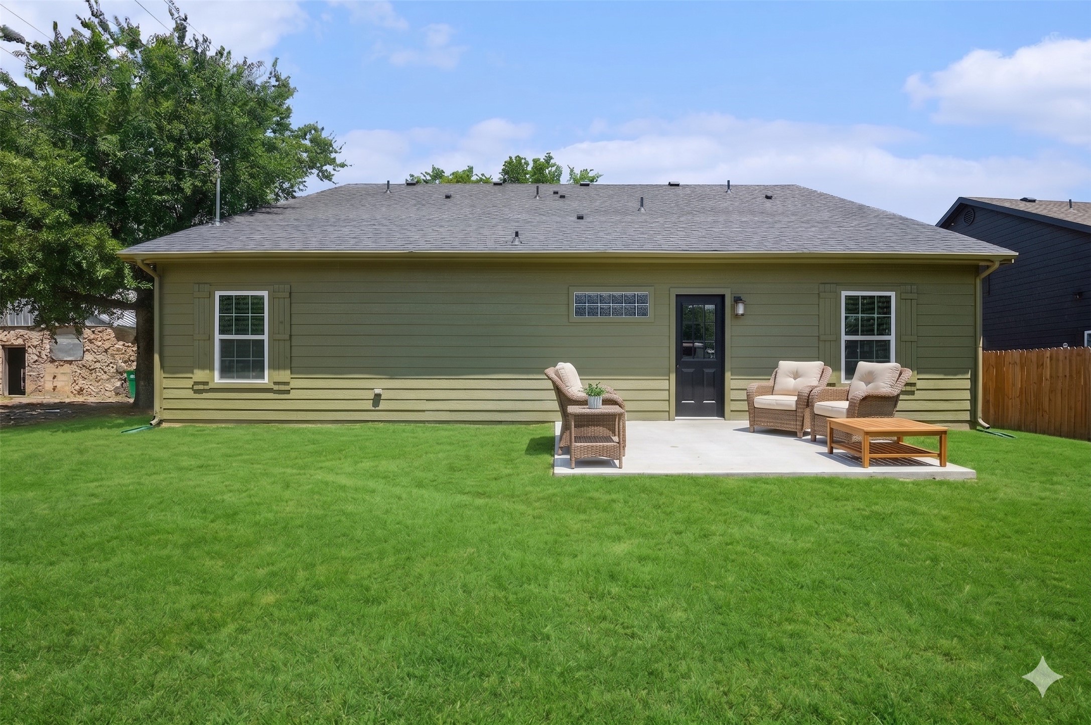 290 E Aurora Street