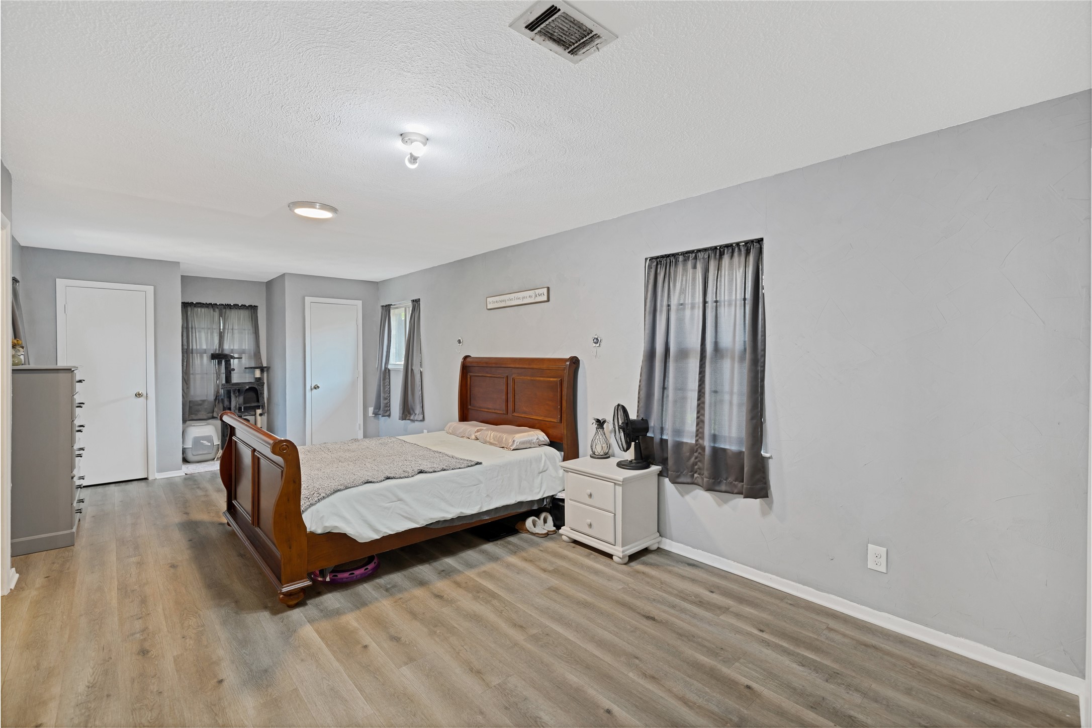 1402 Wysong Drive