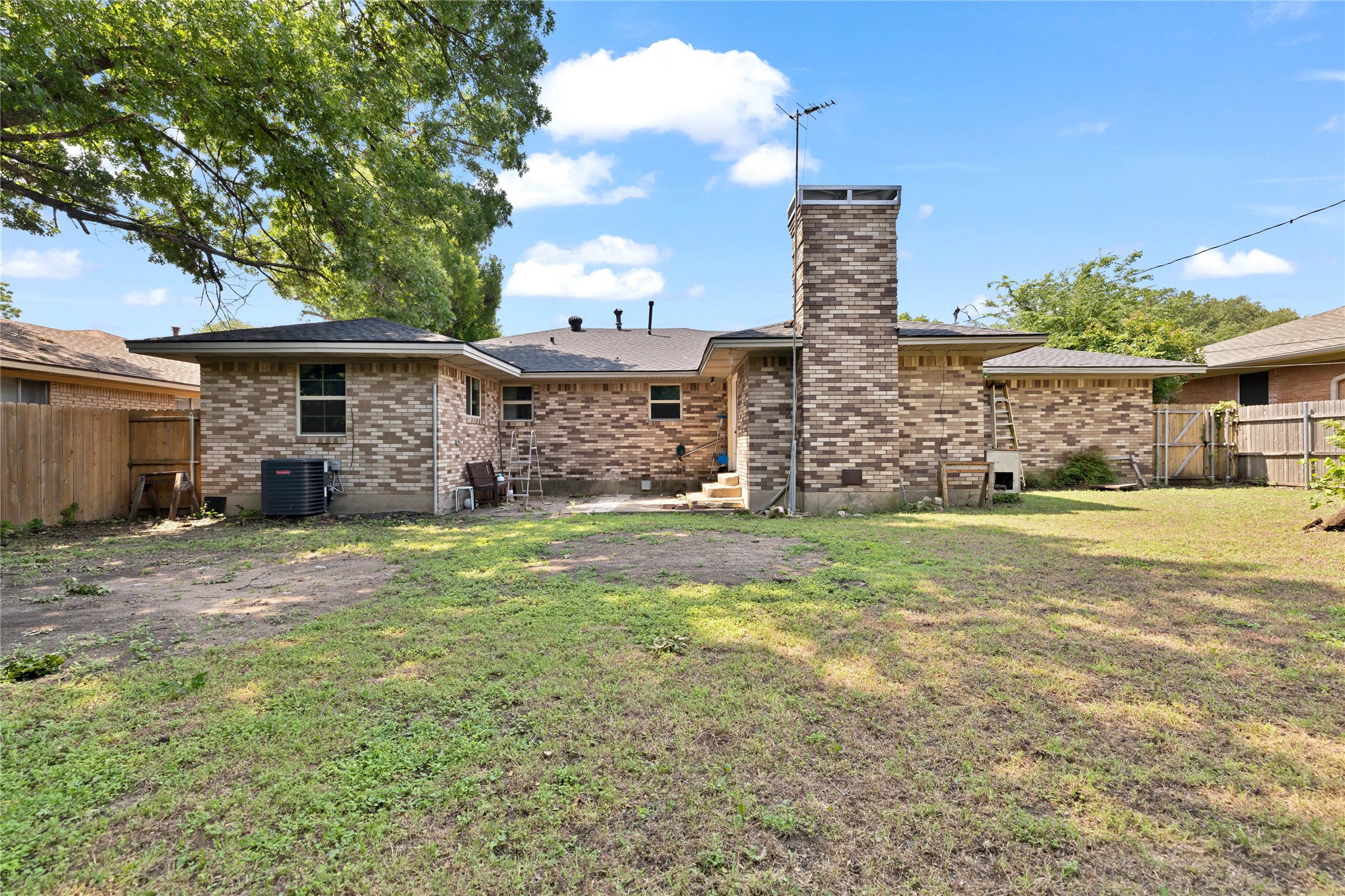 1402 Wysong Drive