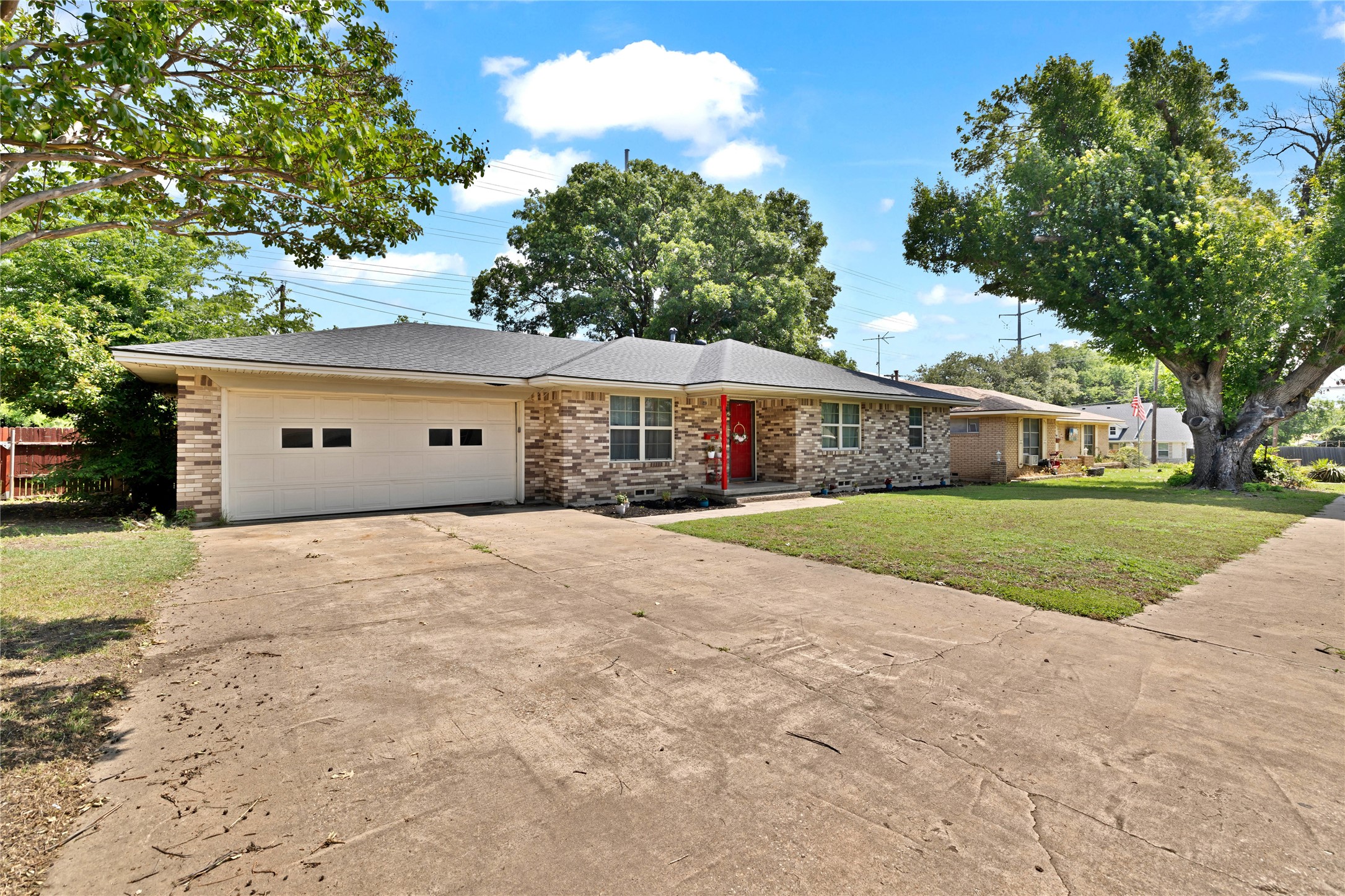 1402 Wysong Drive