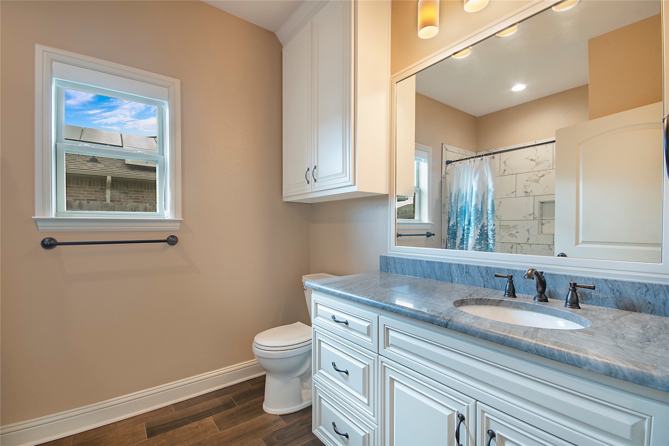 114 Oak Springs Loop