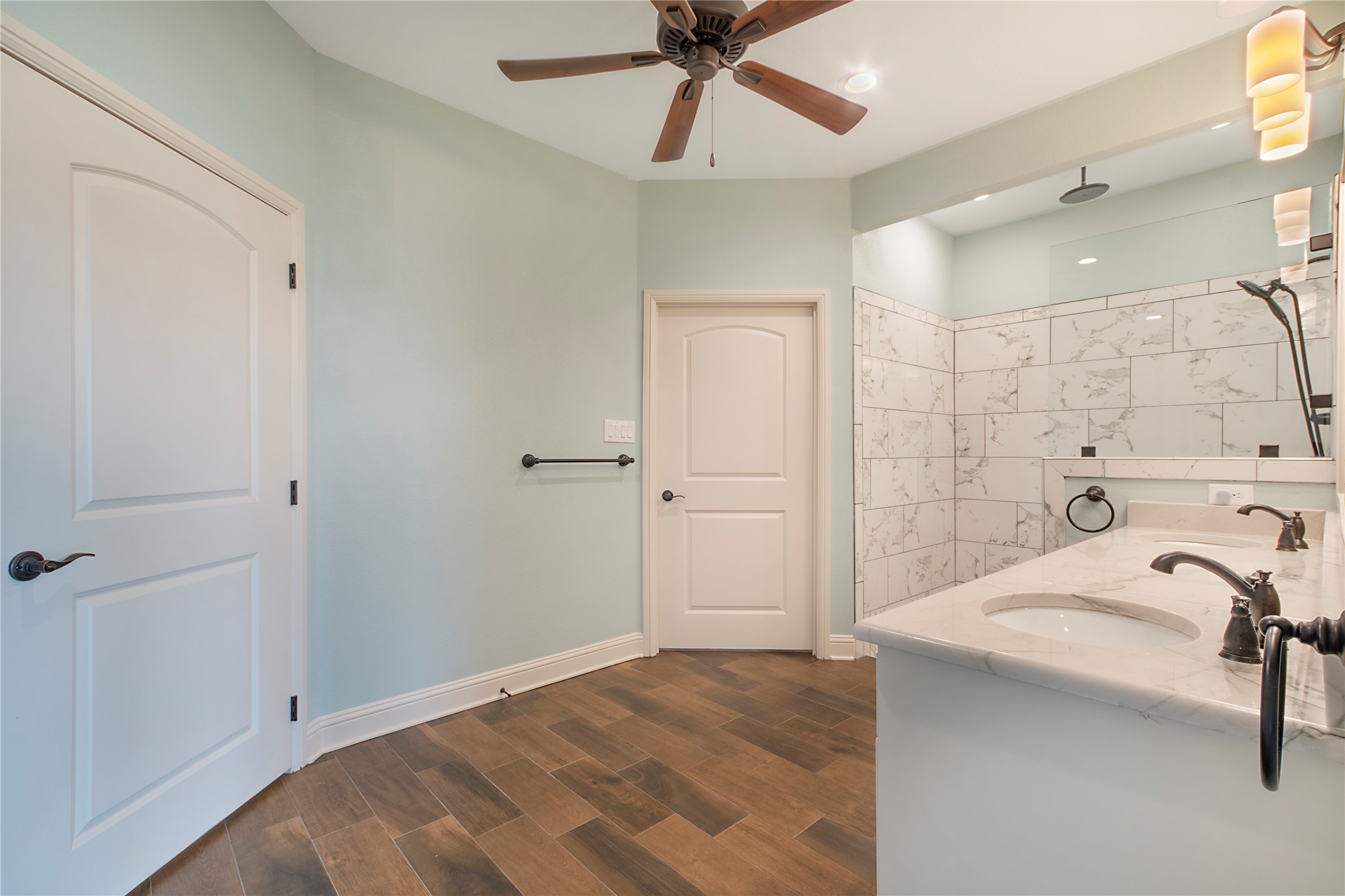 114 Oak Springs Loop