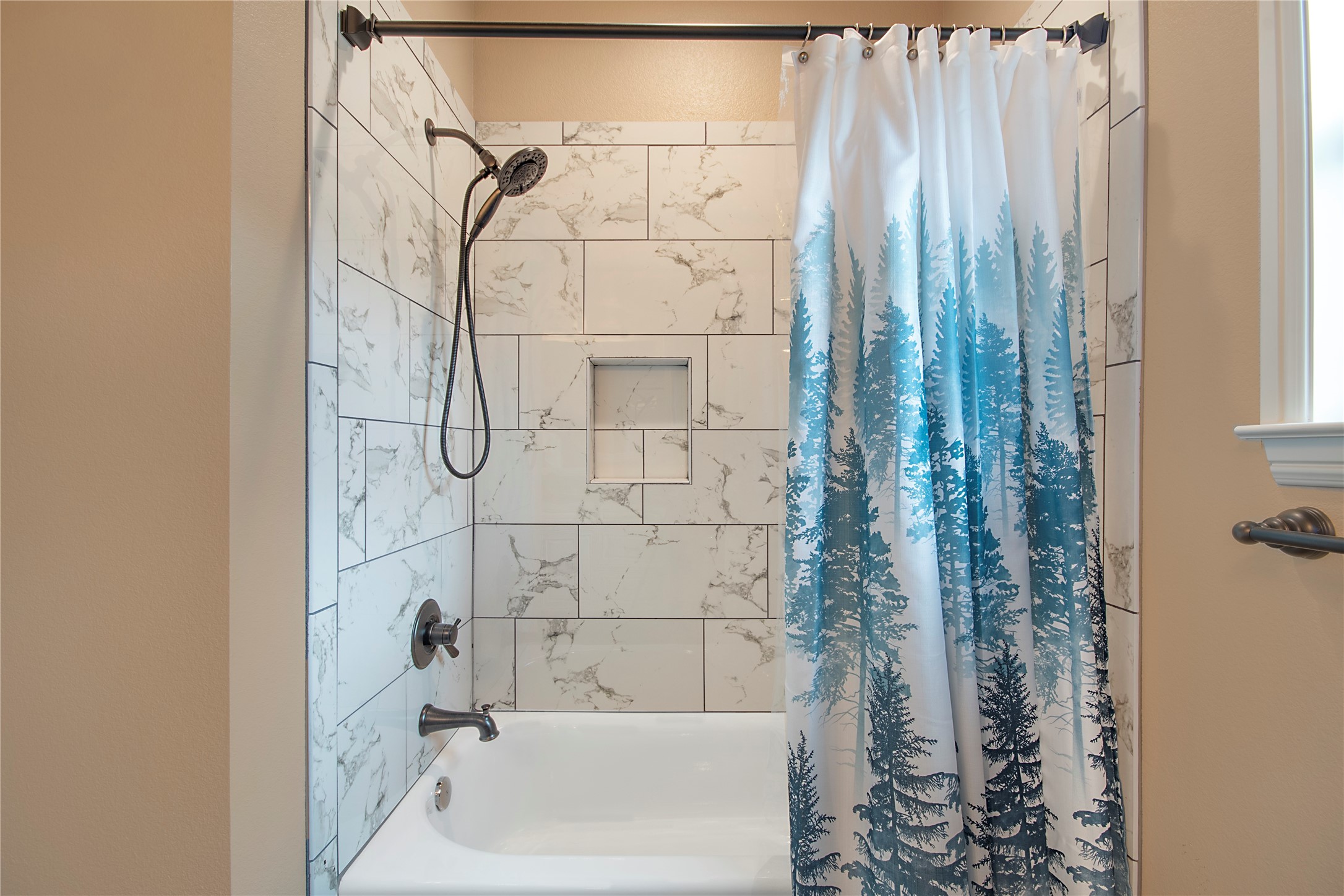 114 Oak Springs Loop