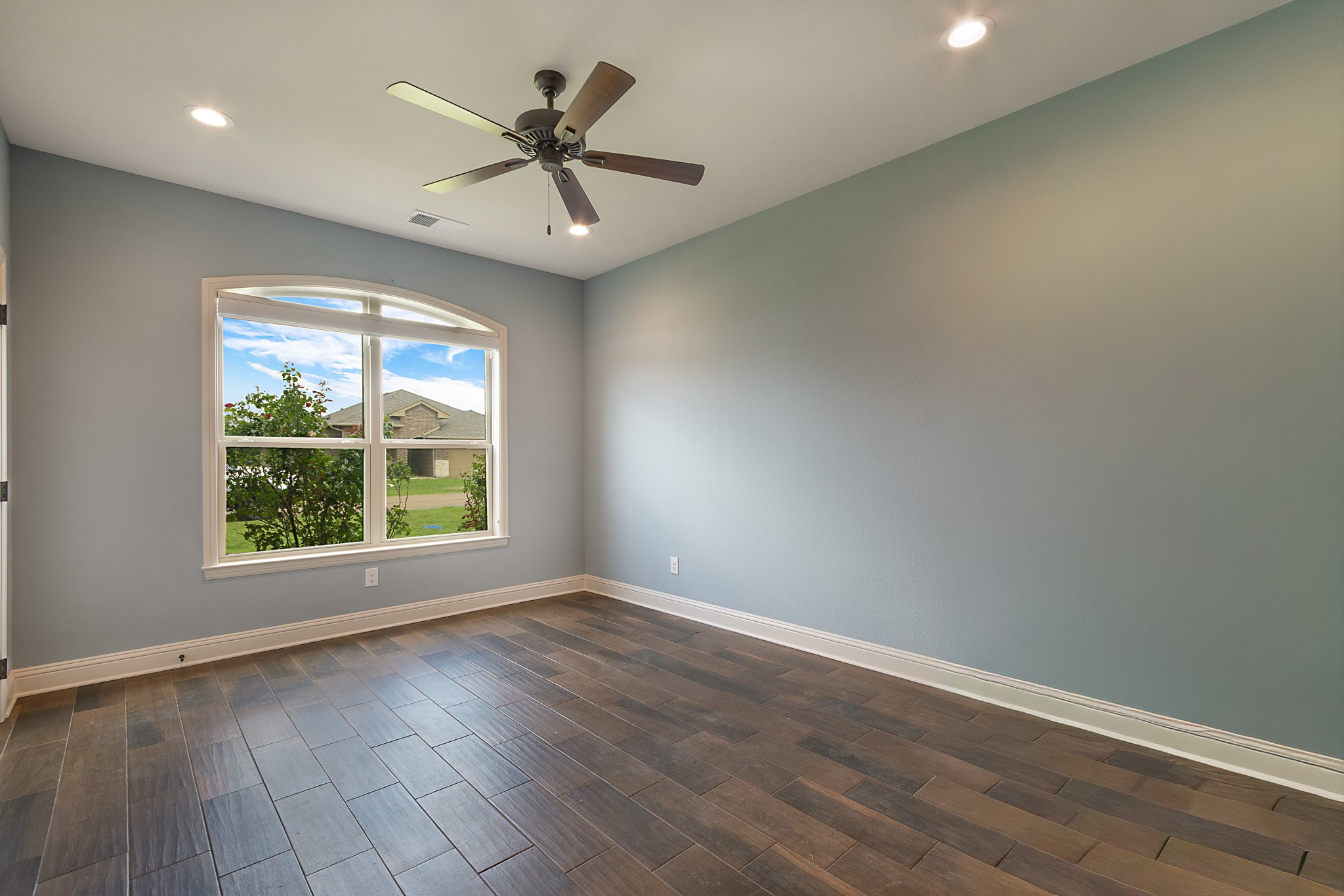 114 Oak Springs Loop
