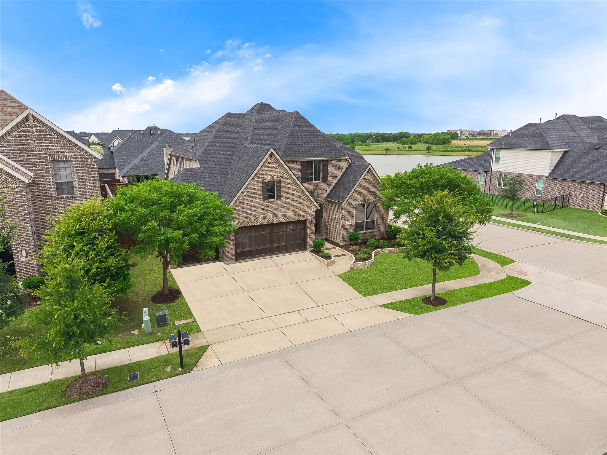 1734 Ellington Drive