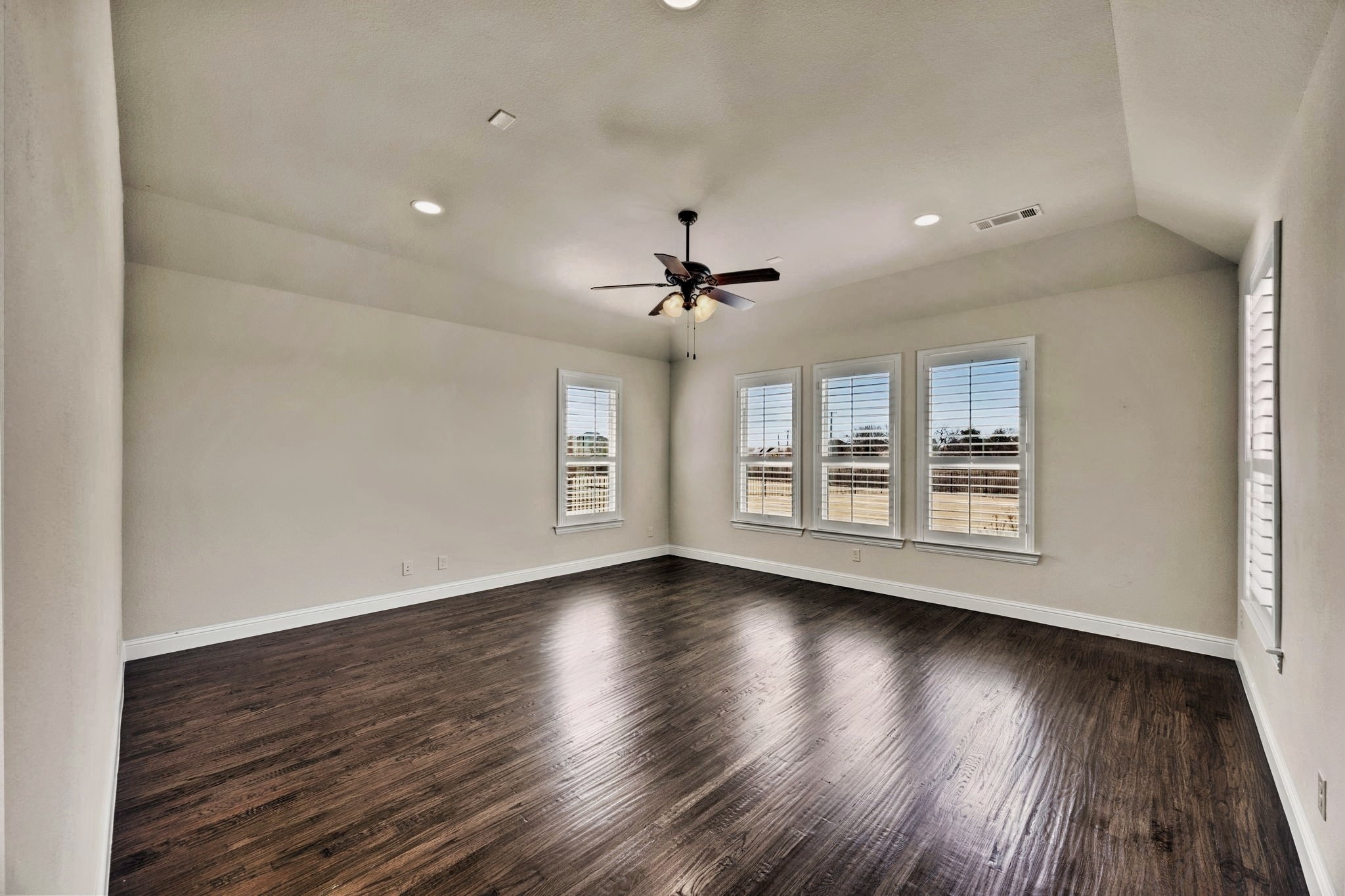 800 Yasmin Court