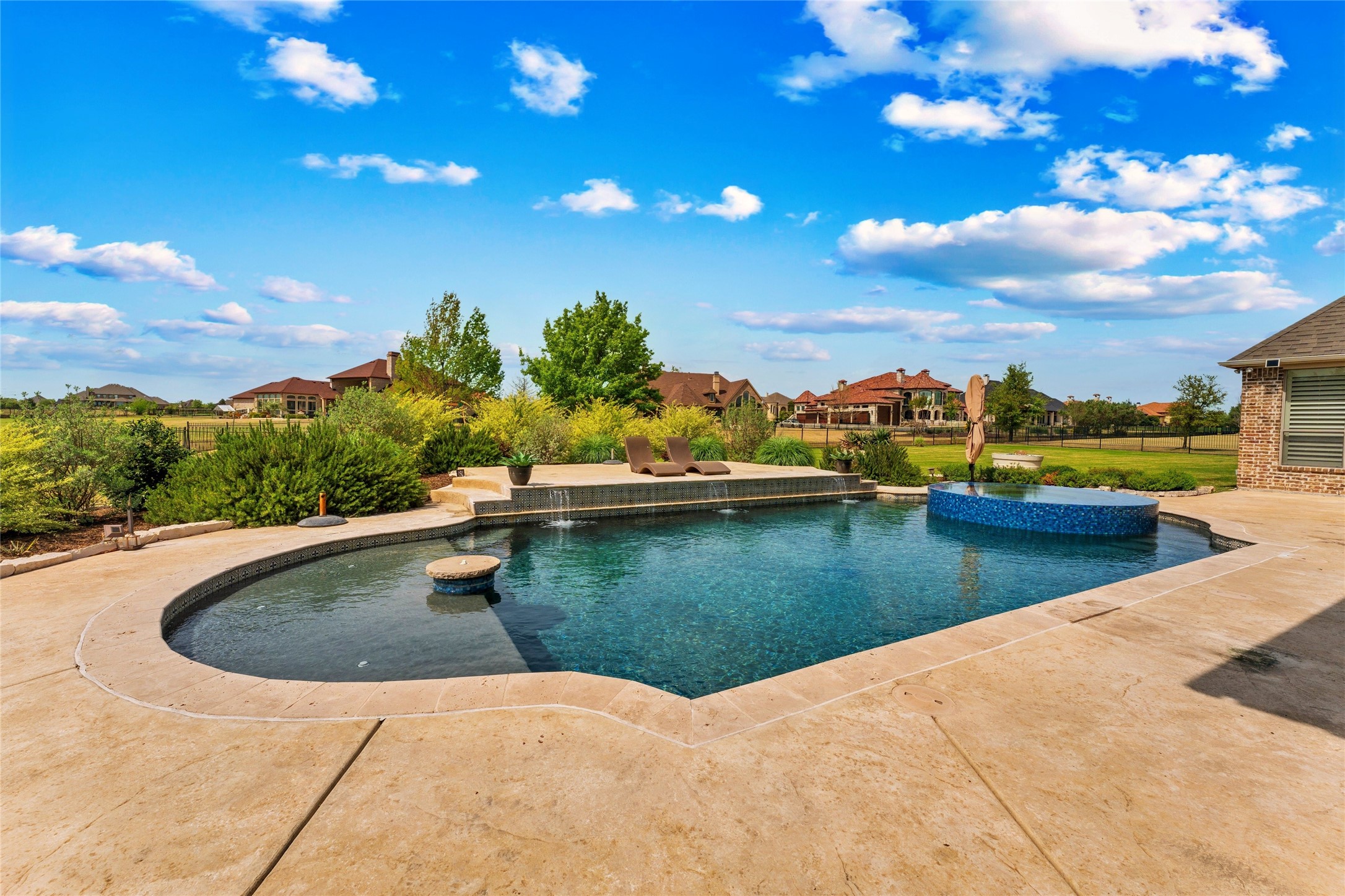 1061 Kingsbridge Lane