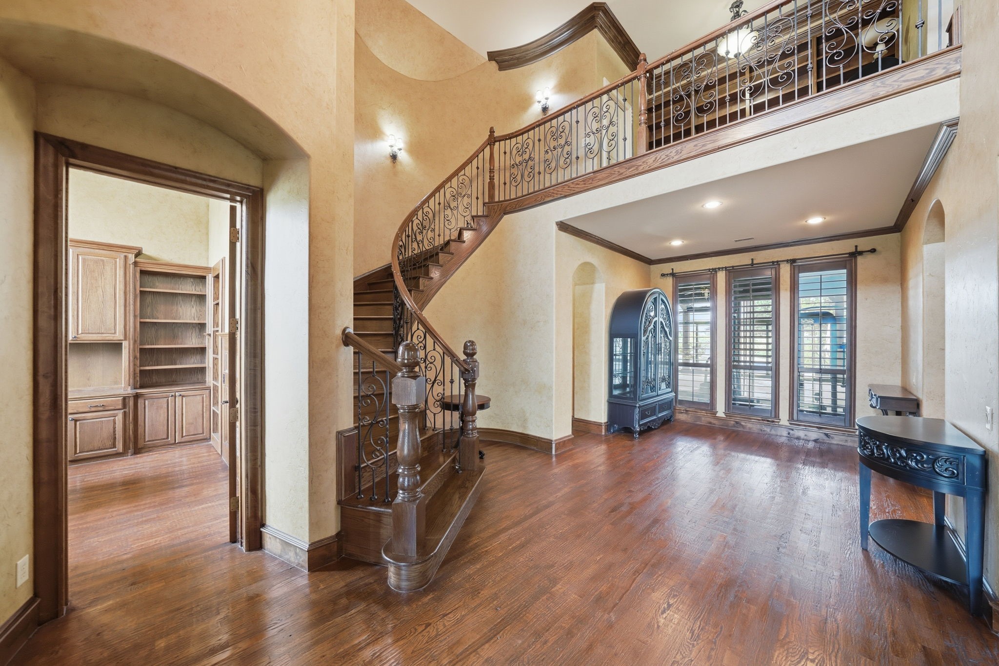 1061 Kingsbridge Lane