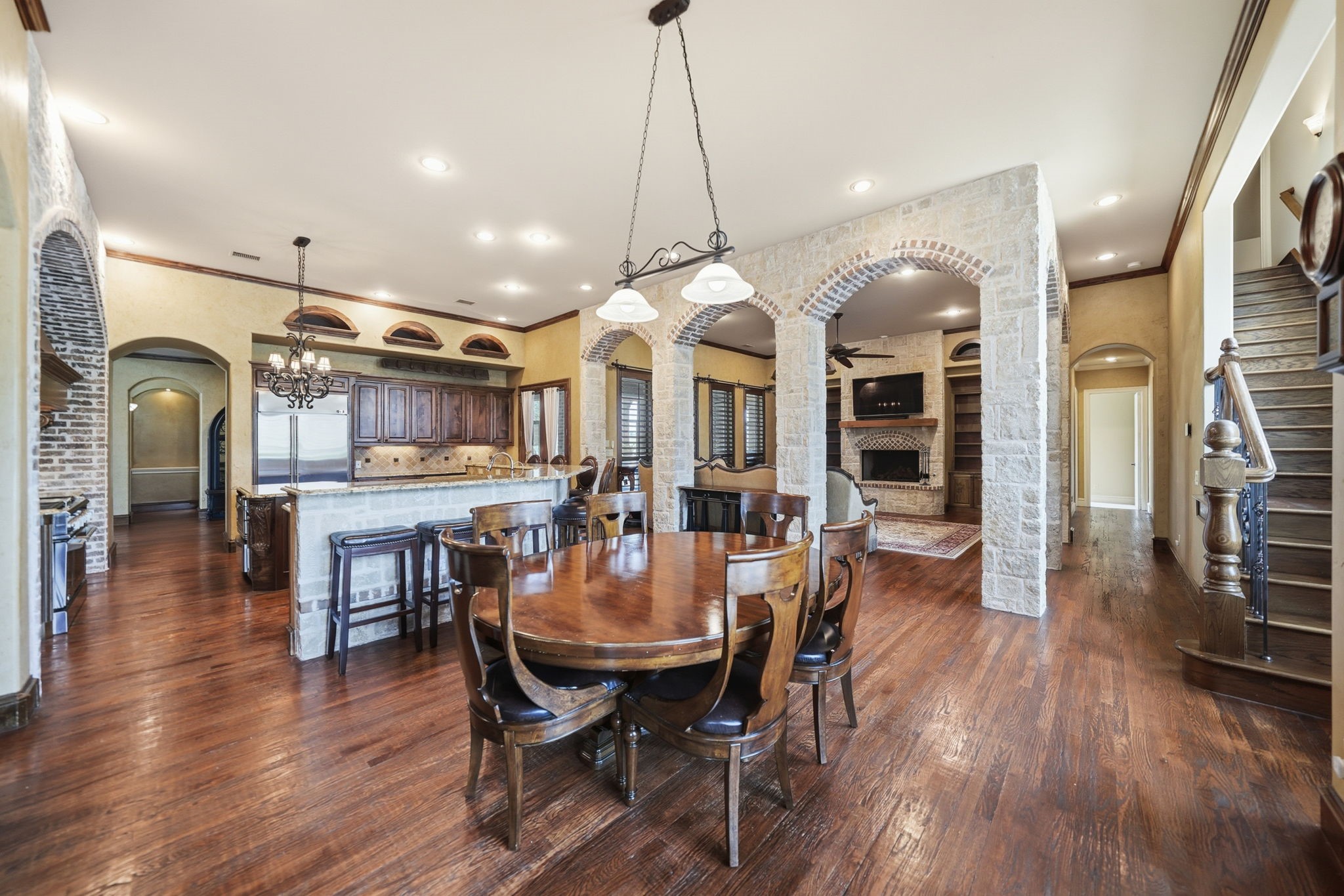 1061 Kingsbridge Lane